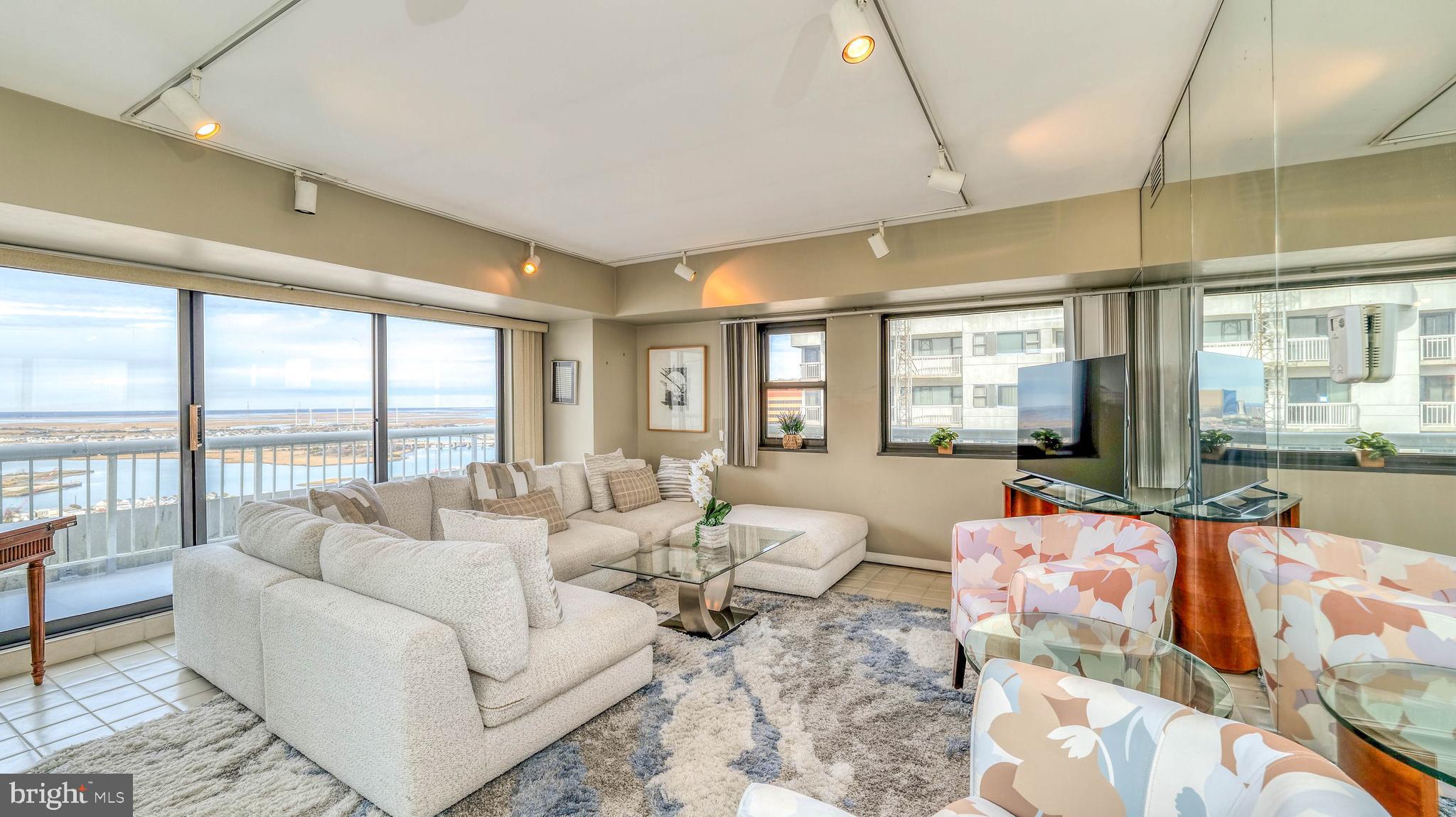 3101 BOARDWALK 3208-2