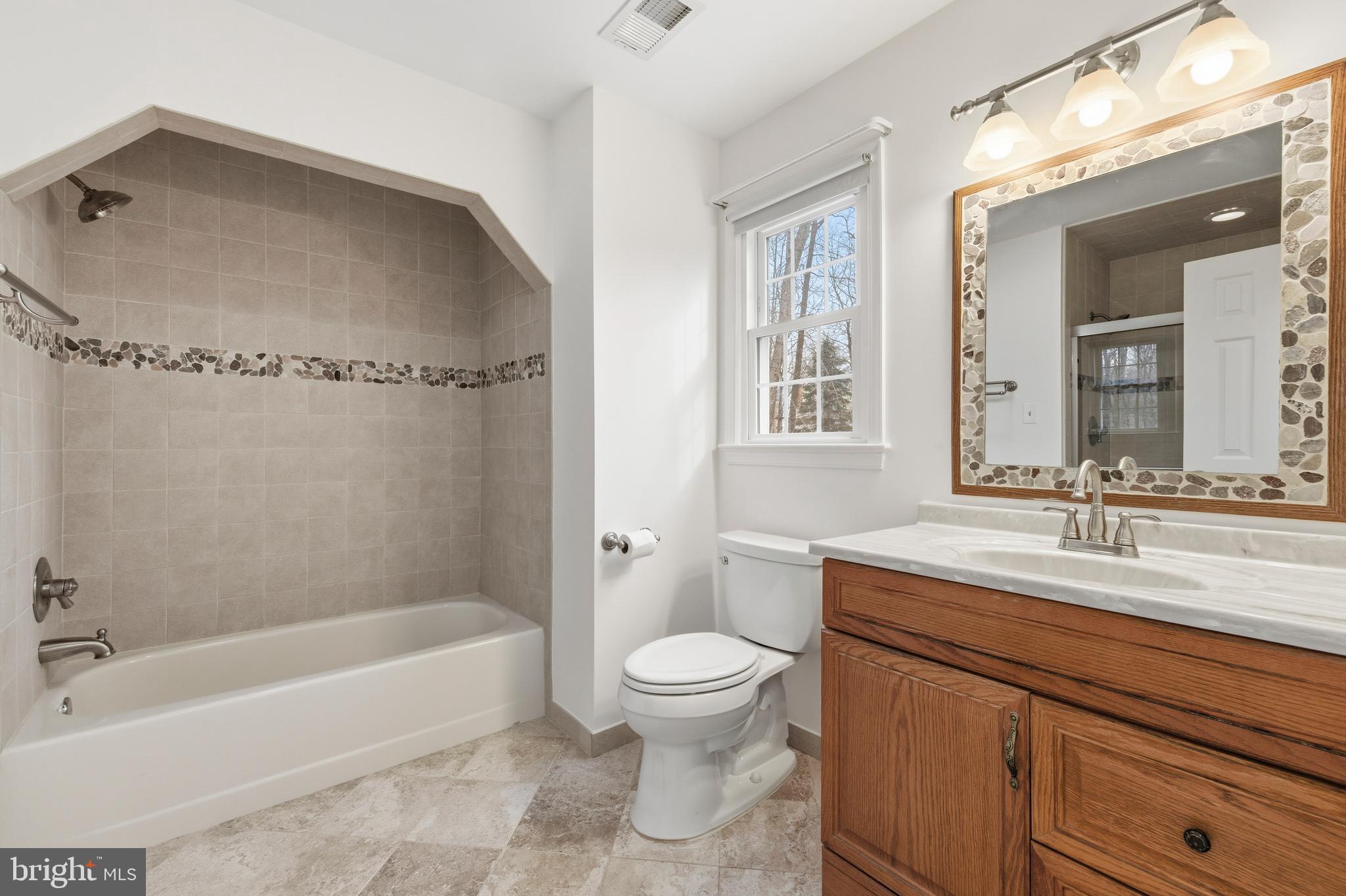 CHURCHILL - Residential