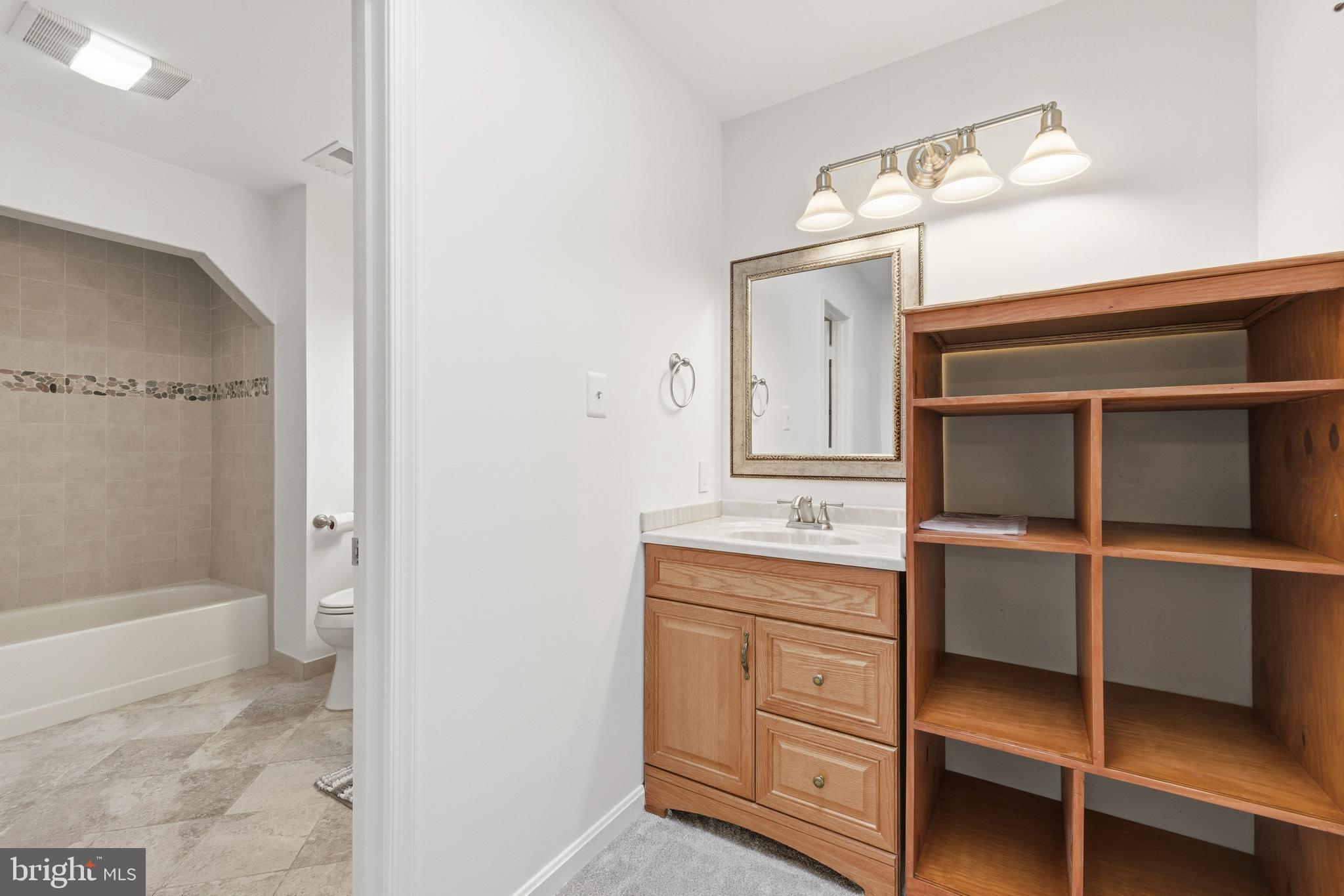 CHURCHILL - Residential