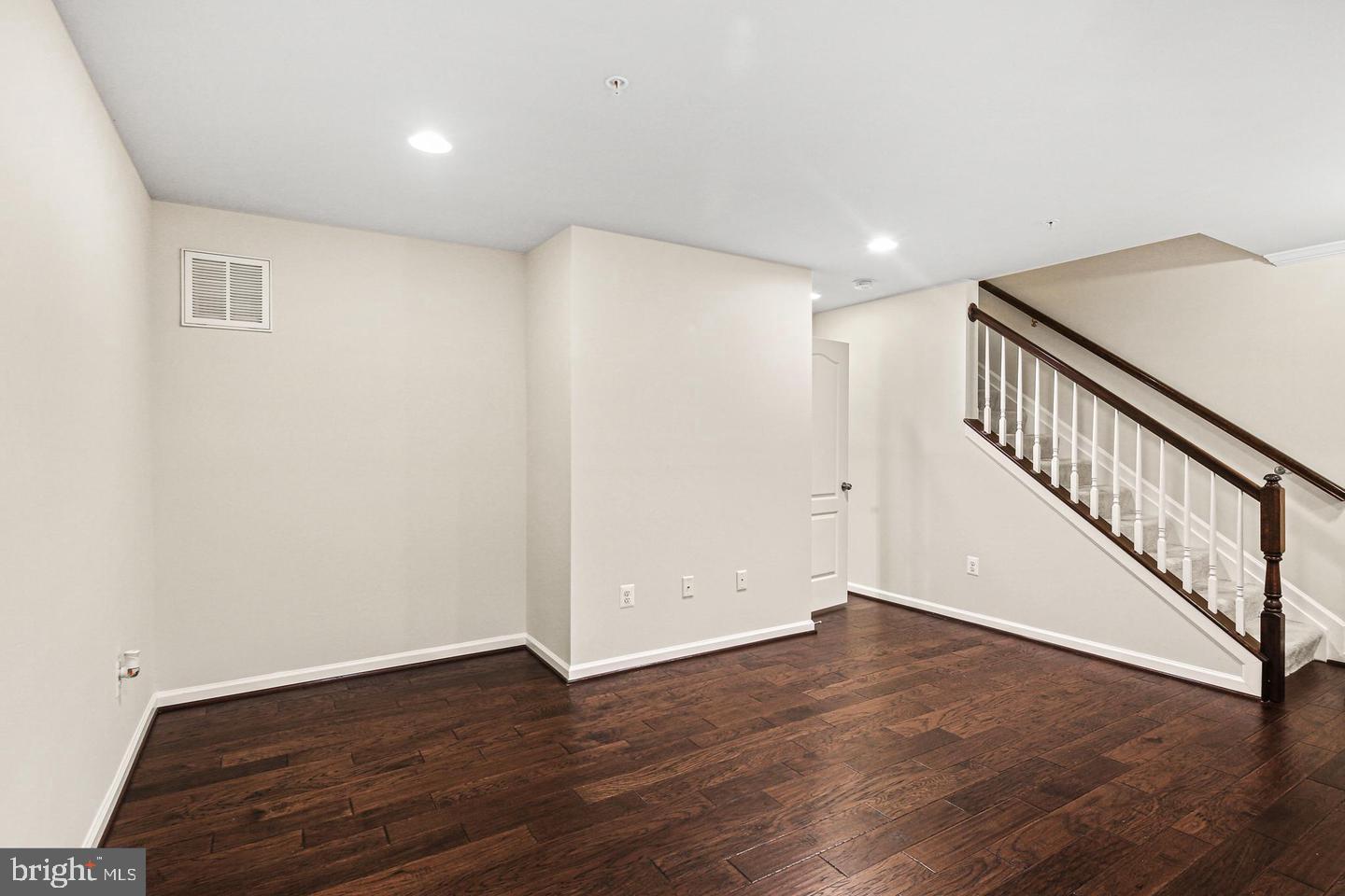 DORCHESTER VIEW - Residential Lease