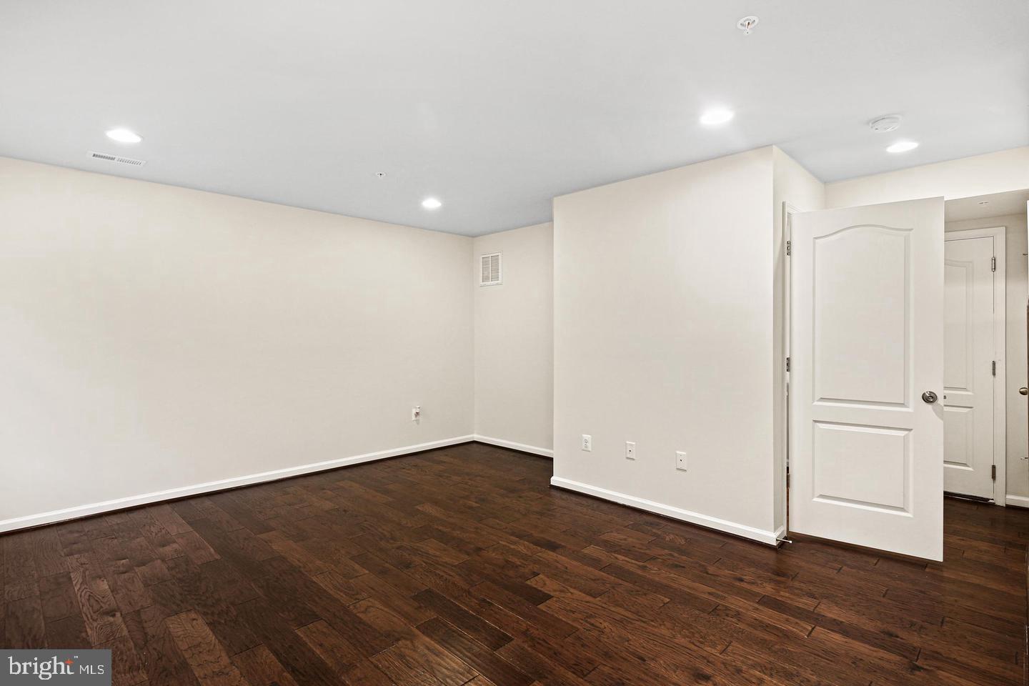 DORCHESTER VIEW - Residential Lease