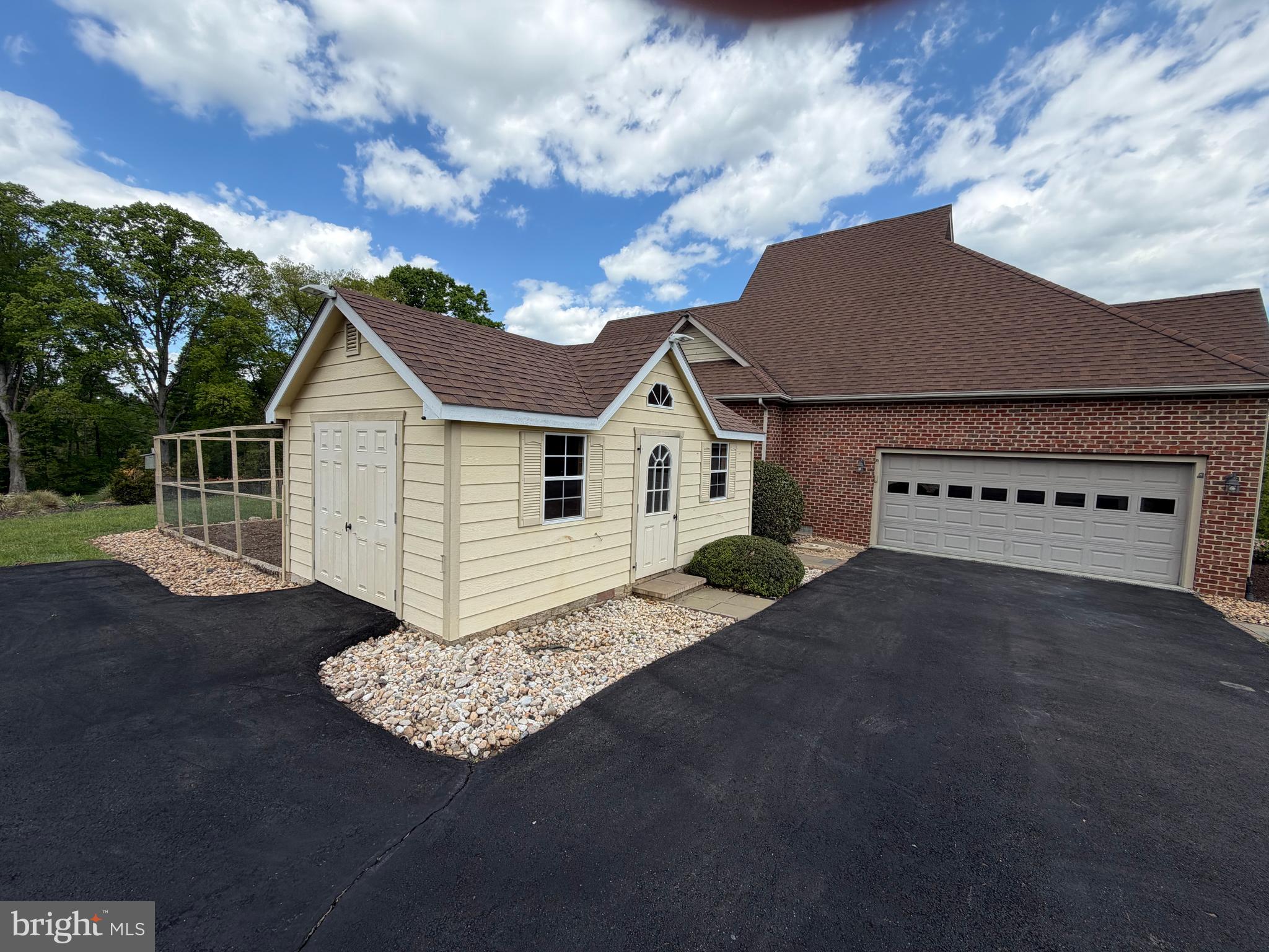 7001 WAYLAND DRIVE