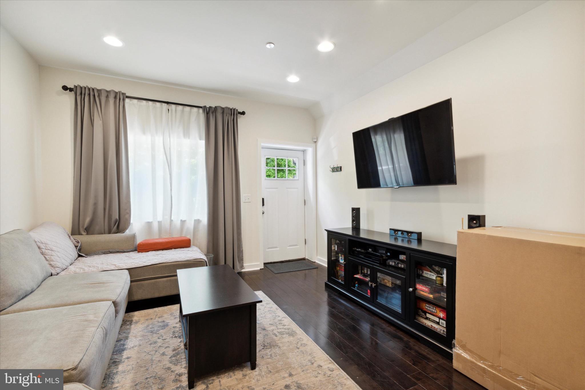 FISHTOWN - Residential Lease