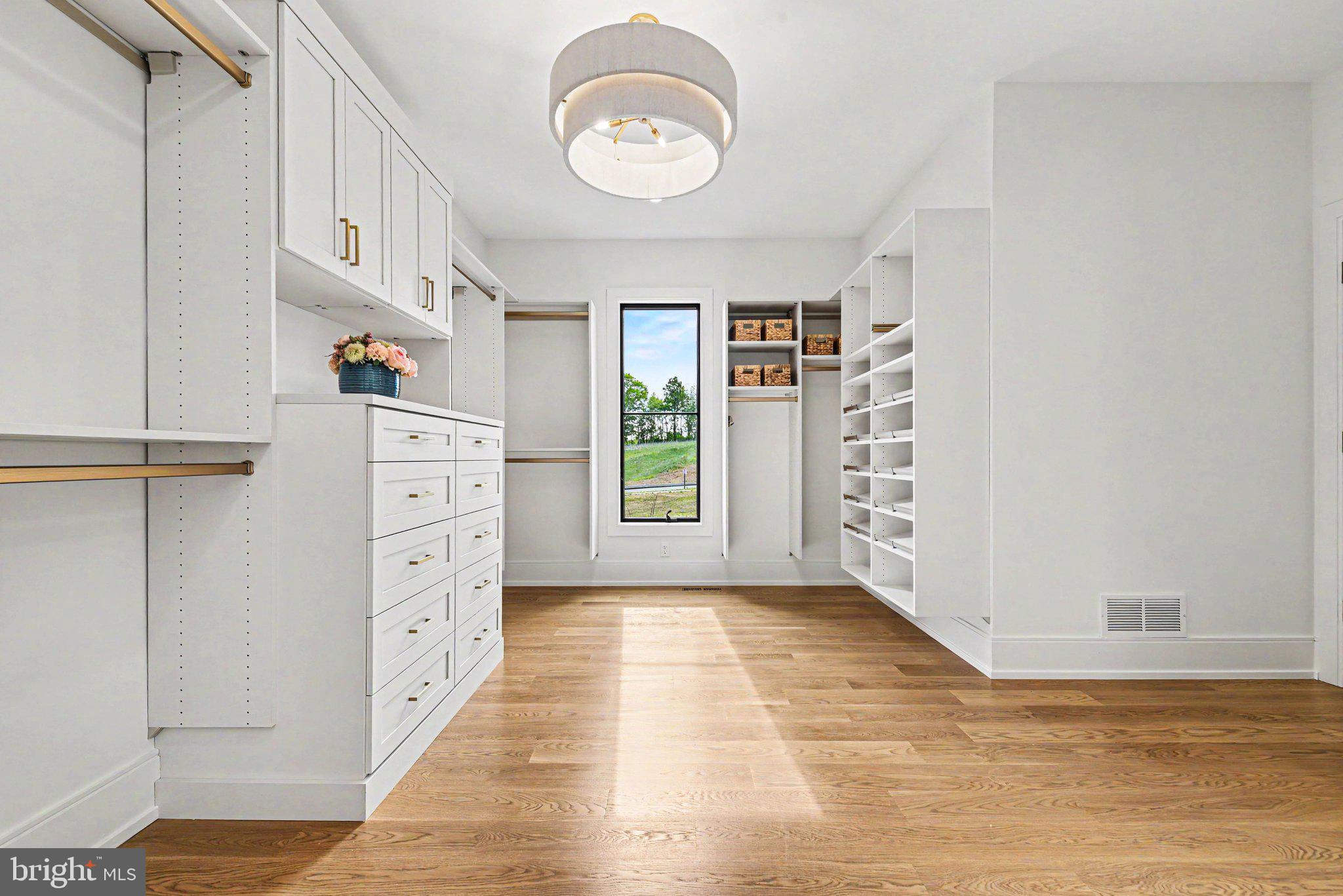 FARM CREST - Residential