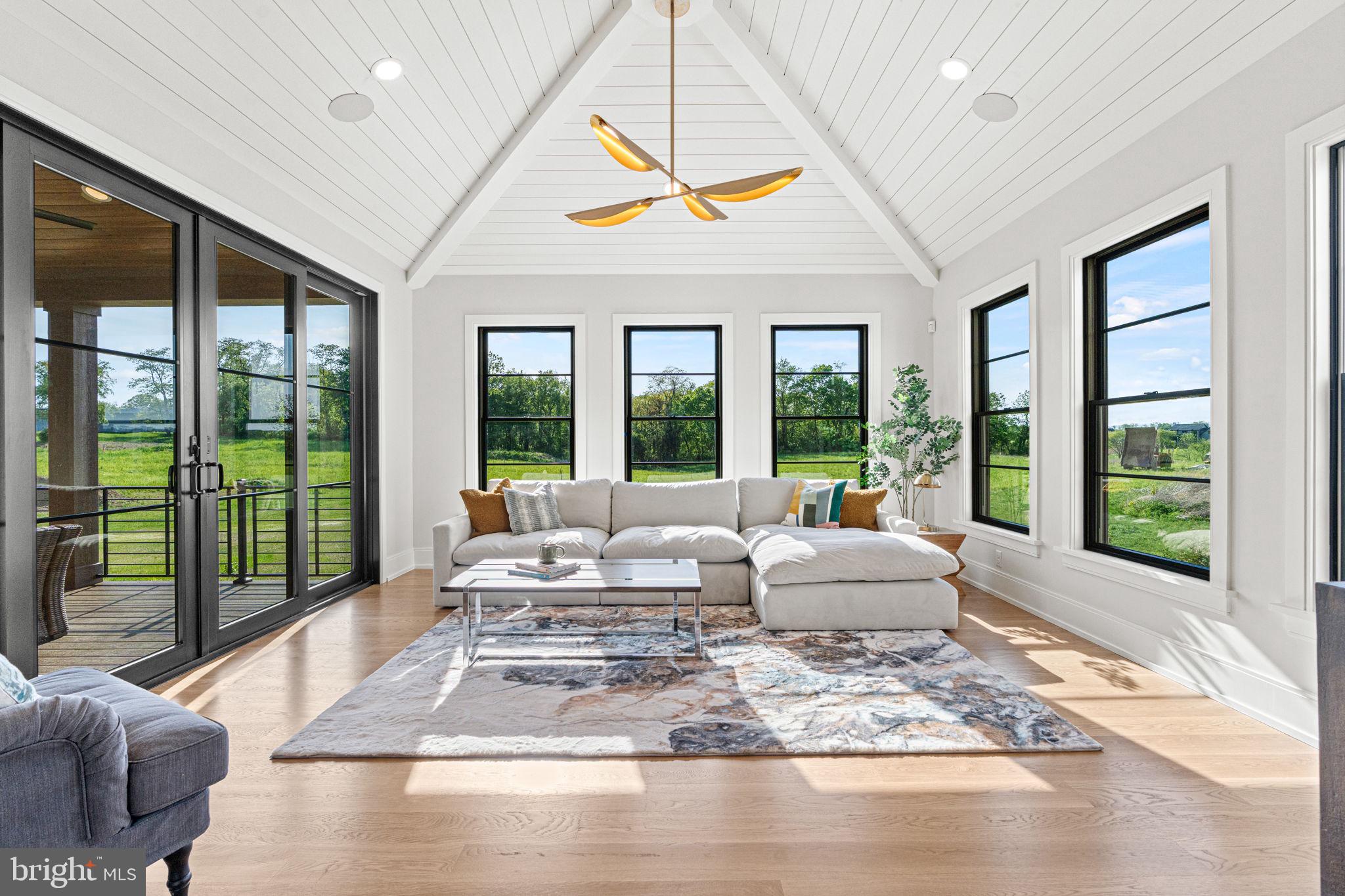 FARM CREST - Residential