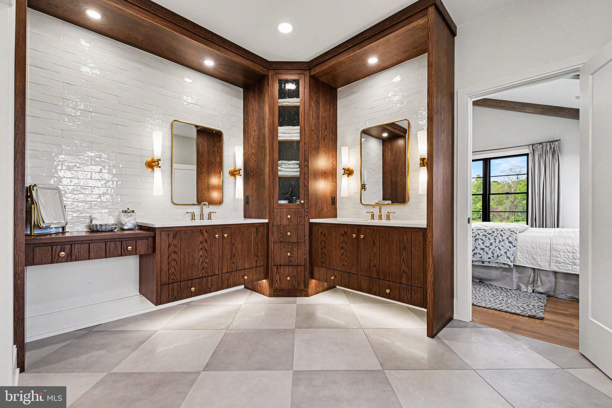 FARM CREST - Residential