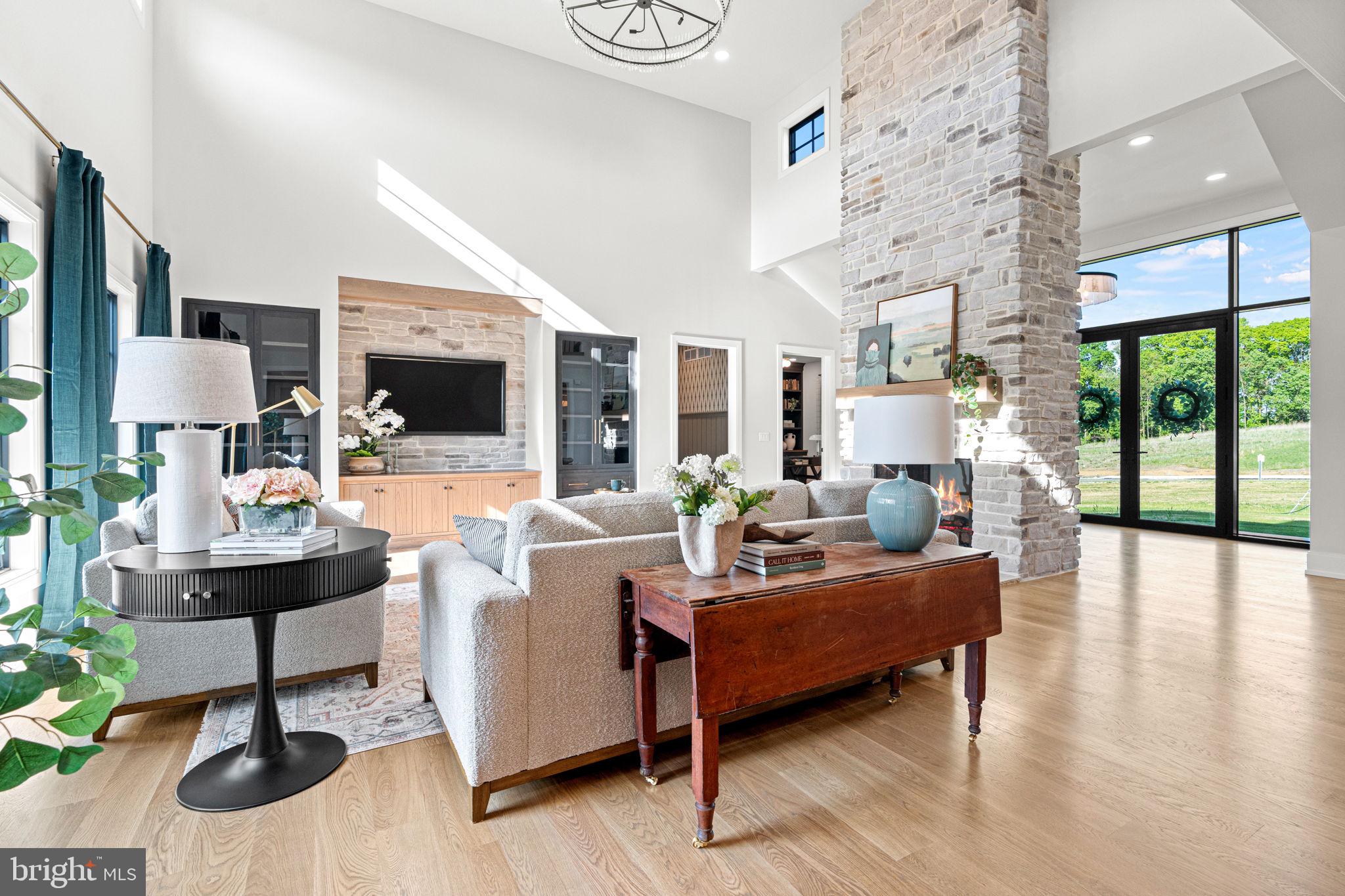 FARM CREST - Residential