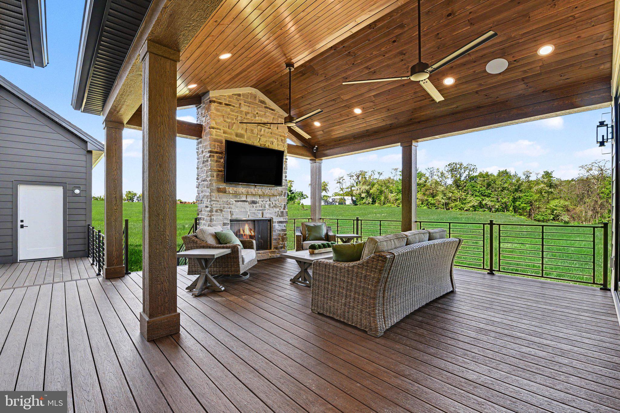 FARM CREST - Residential