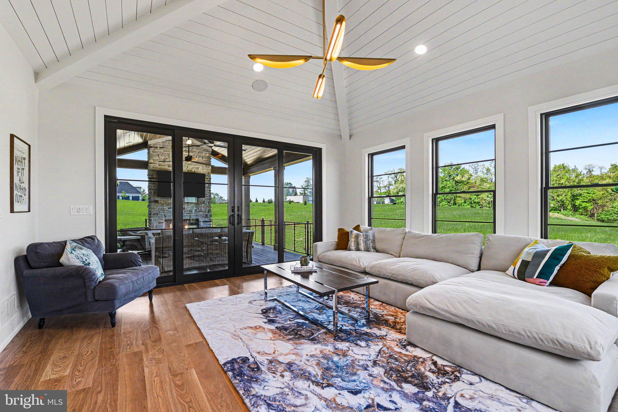FARM CREST - Residential