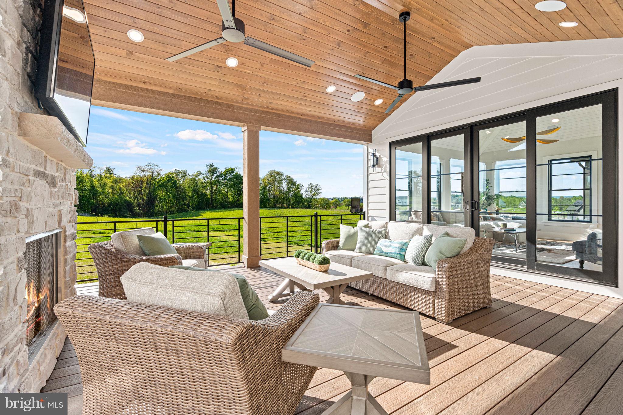 FARM CREST - Residential