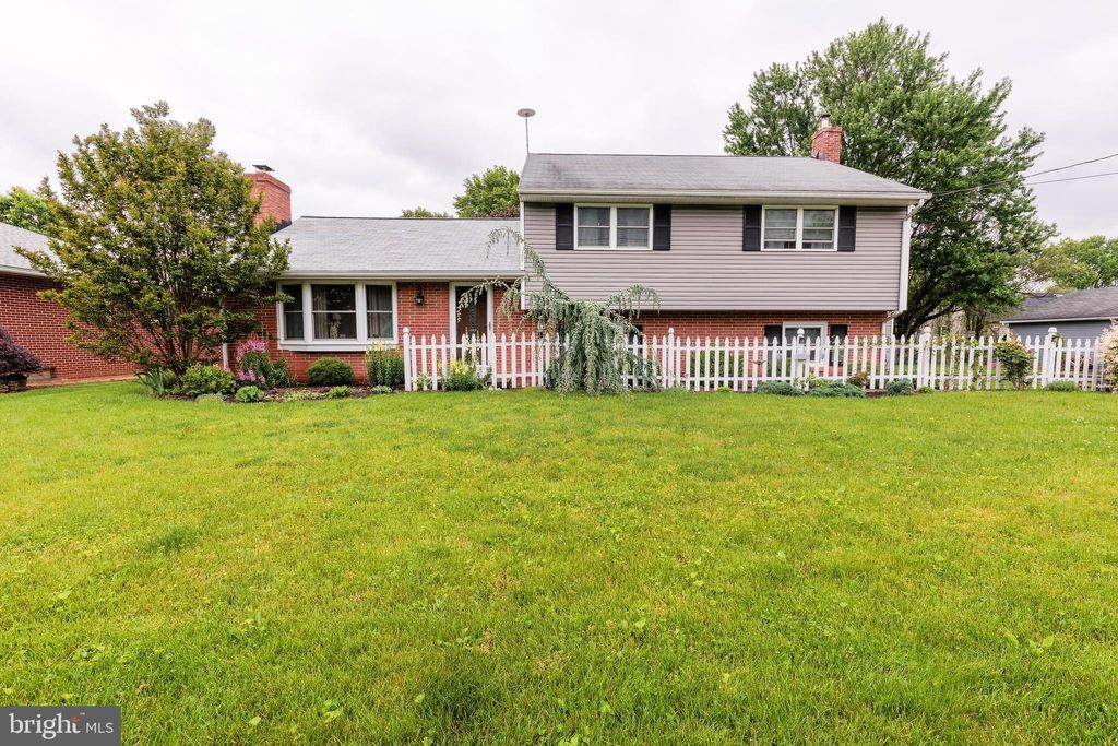 Photo of 63 Rose Avenue, Leola, PA 17540 (MLS # PALA2051066)