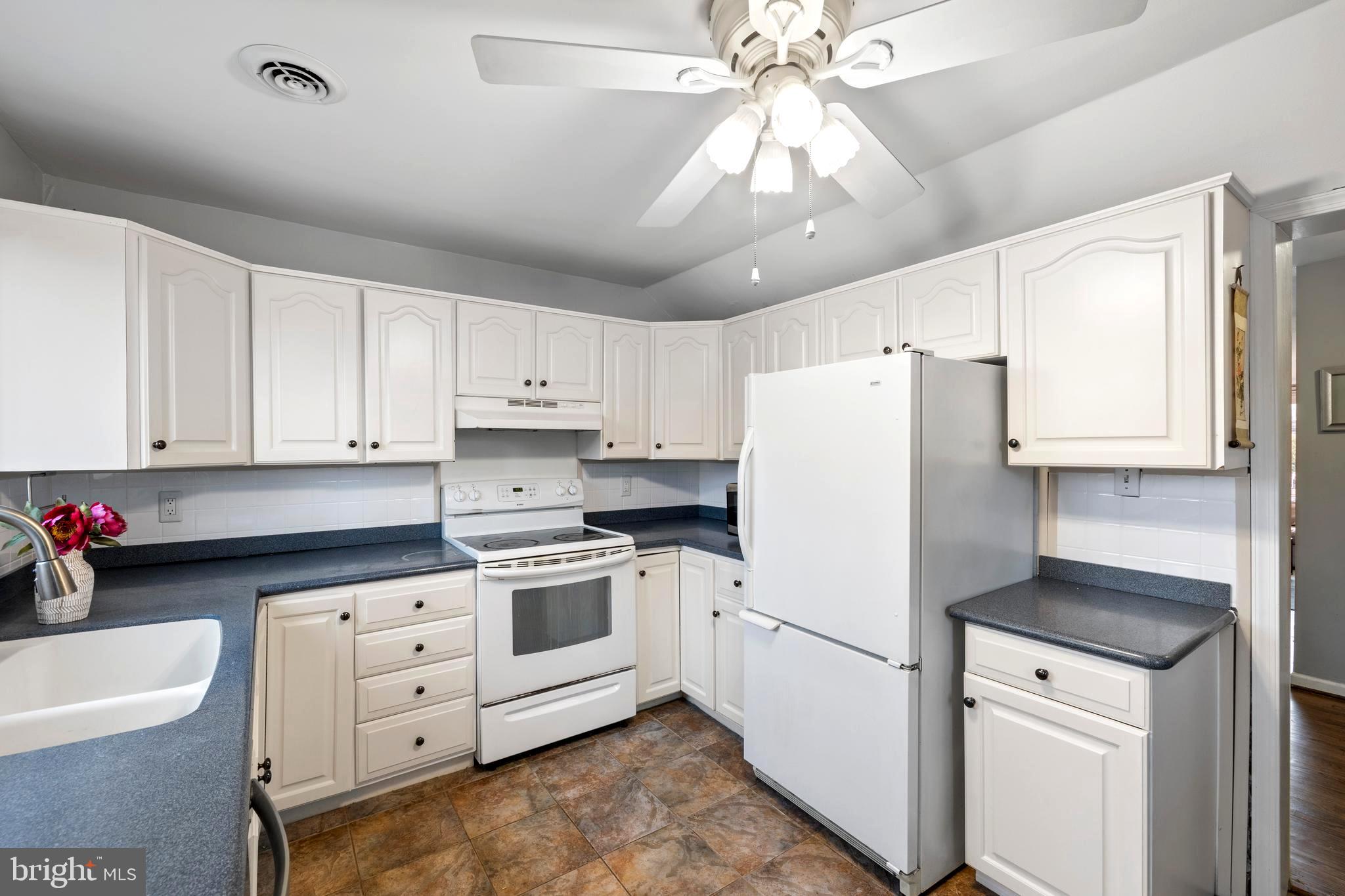 GLENMONT HILLS - Residential