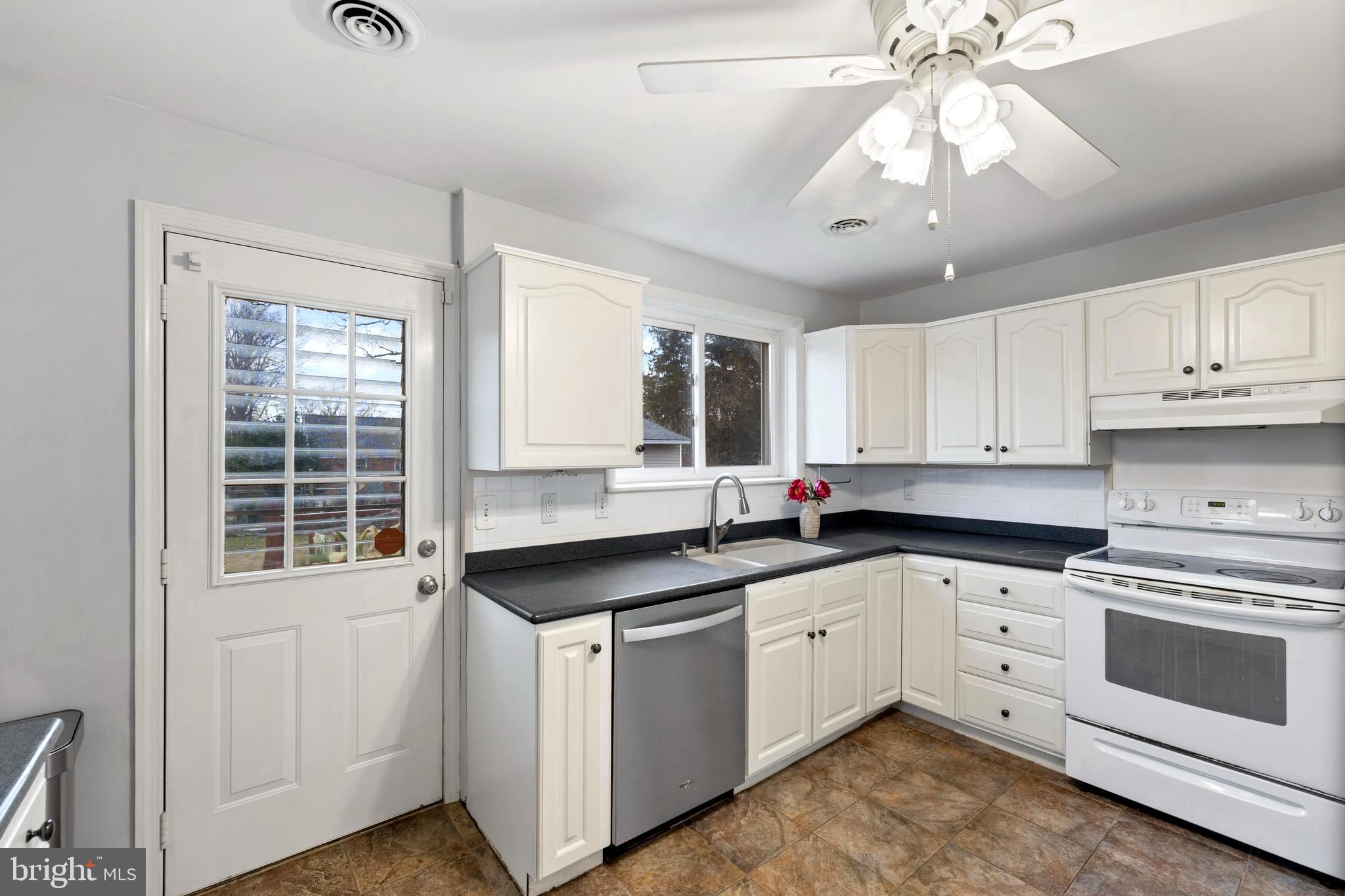 GLENMONT HILLS - Residential