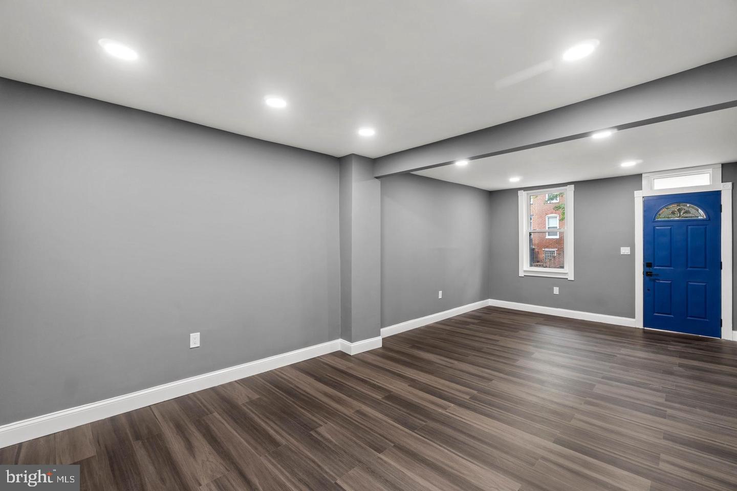 RIVERSIDE - Residential Lease