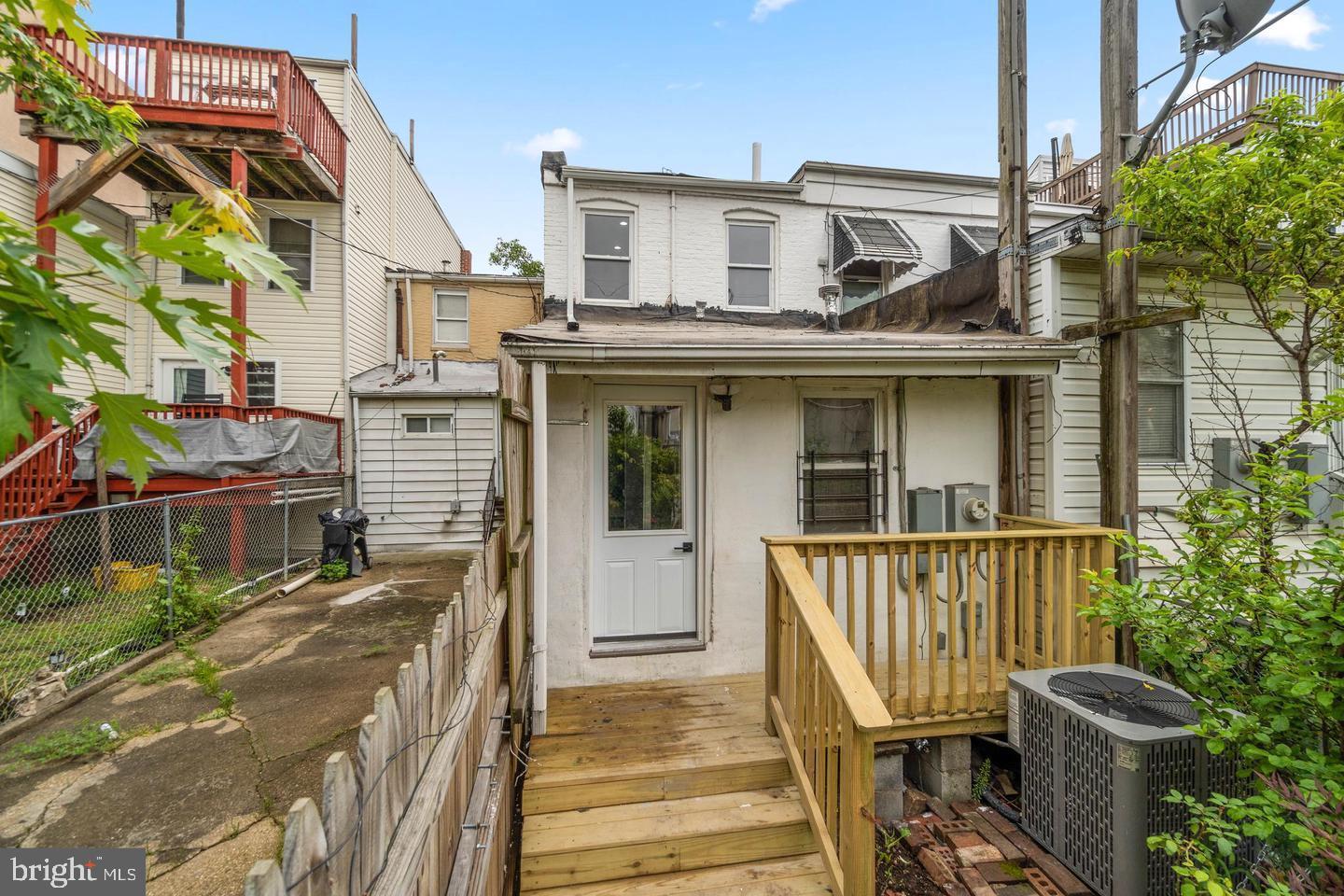 RIVERSIDE - Residential Lease