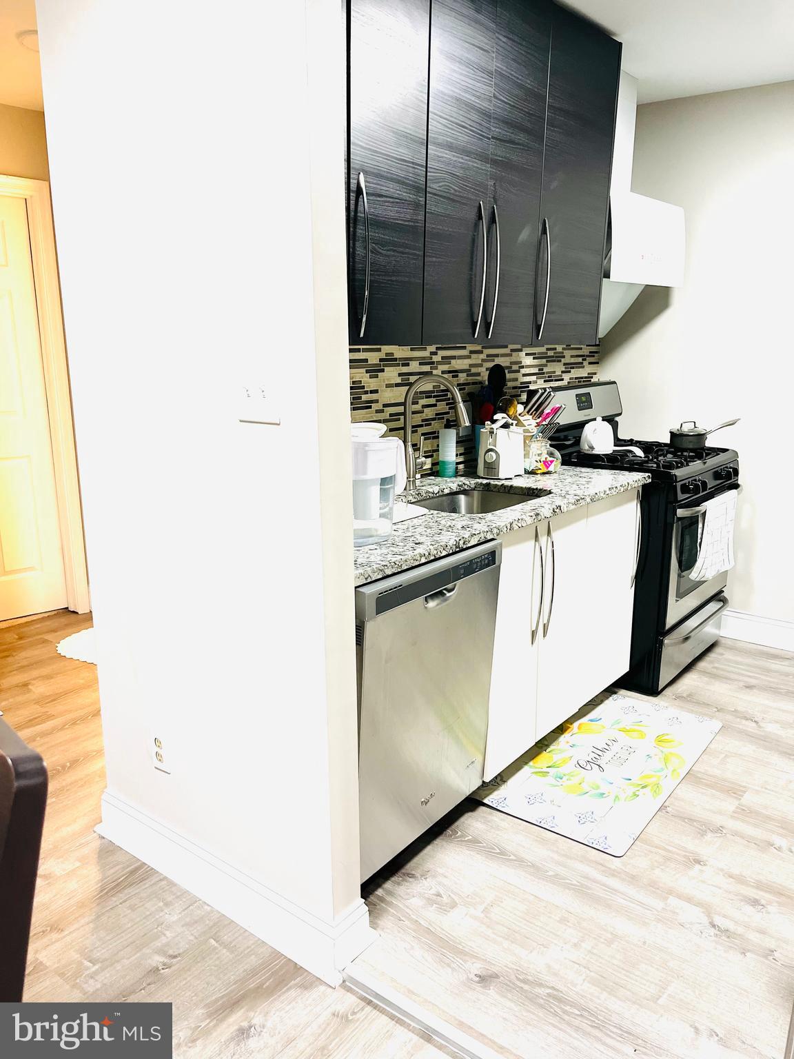 YORKTOWNE SQUARE - Residential