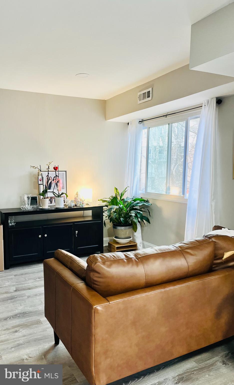 YORKTOWNE SQUARE - Residential