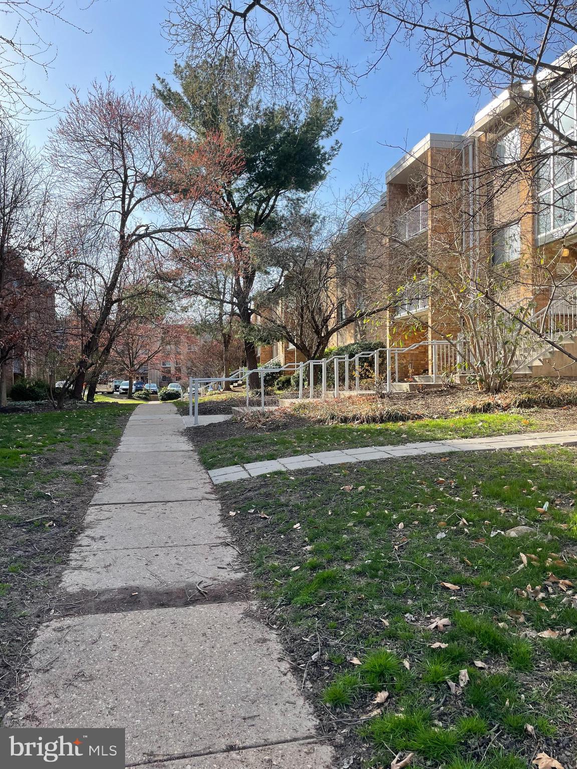 YORKTOWNE SQUARE - Residential