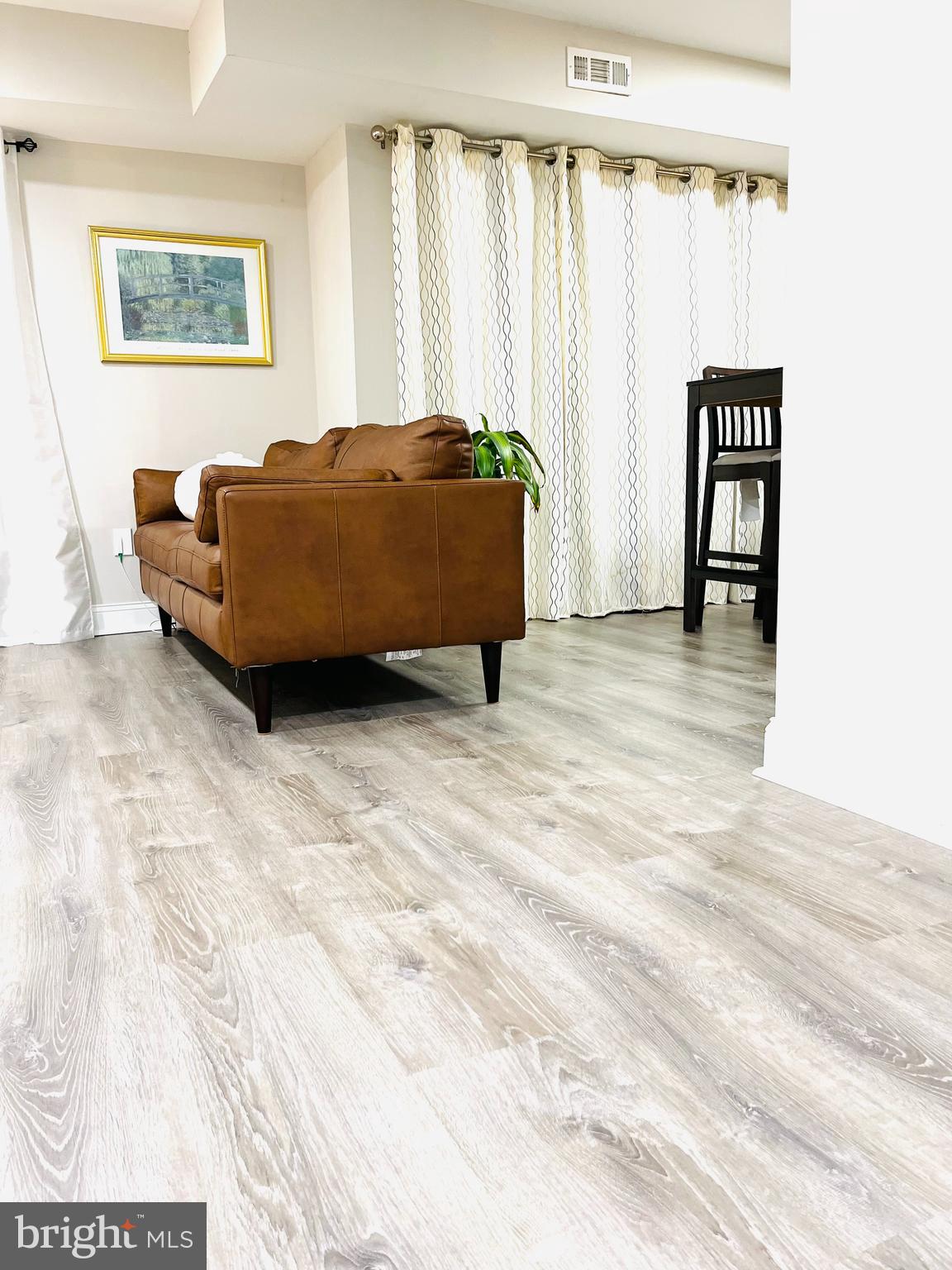 YORKTOWNE SQUARE - Residential