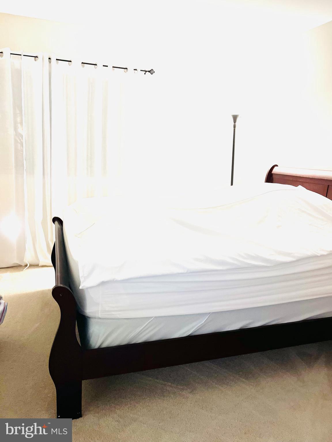 YORKTOWNE SQUARE - Residential