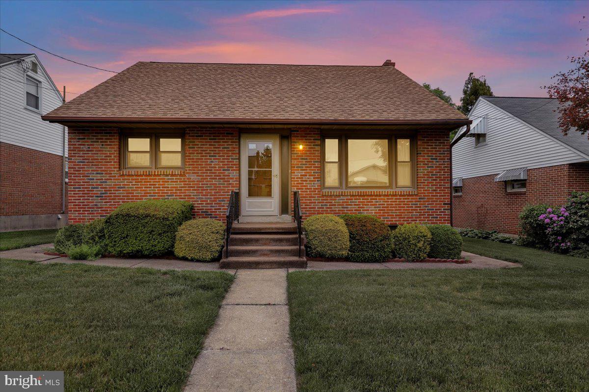 1242 COMMONWEALTH BOULEVARD