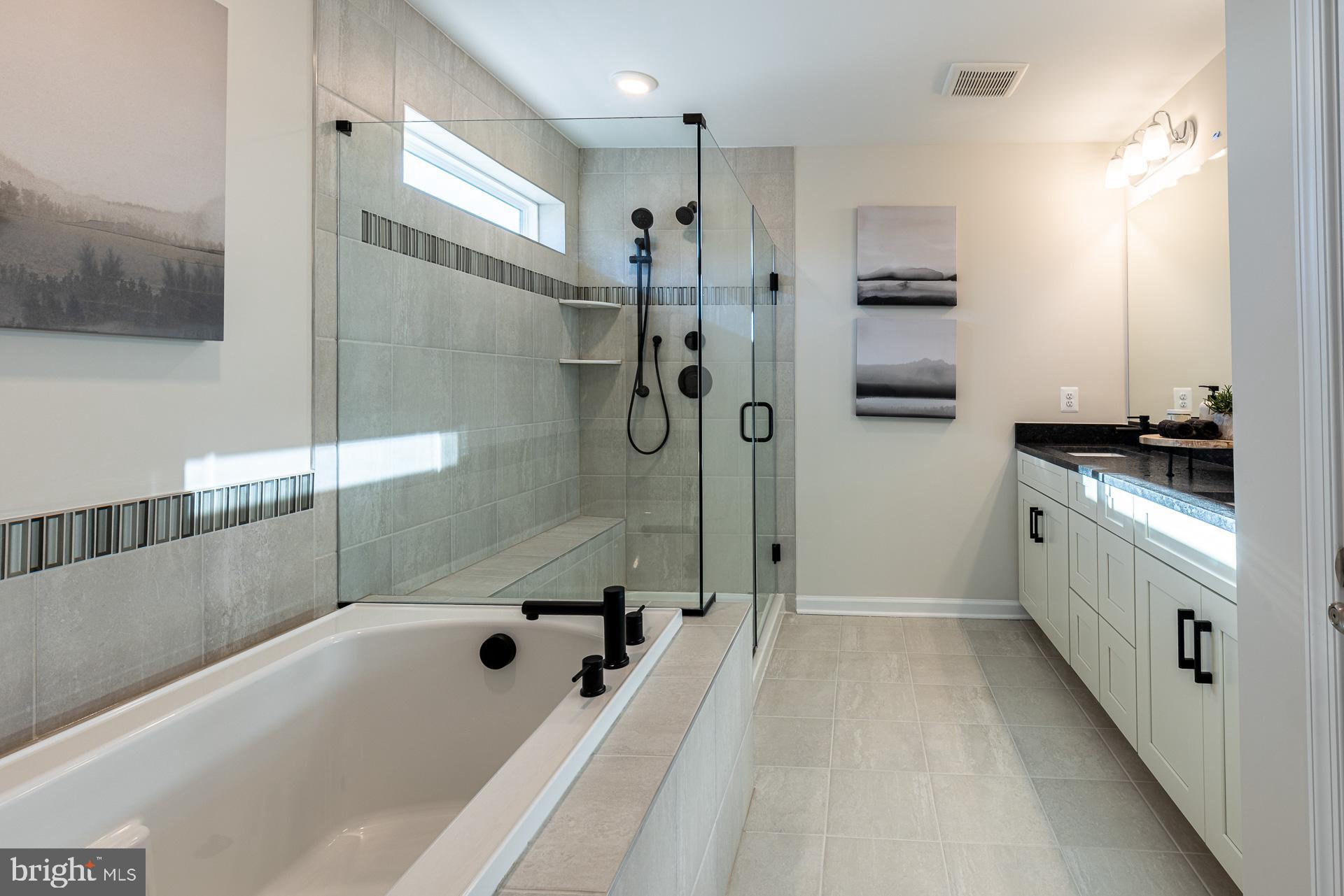 PADDOCK POINTE - Residential