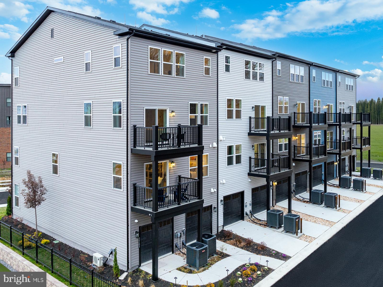 PADDOCK POINTE - Residential