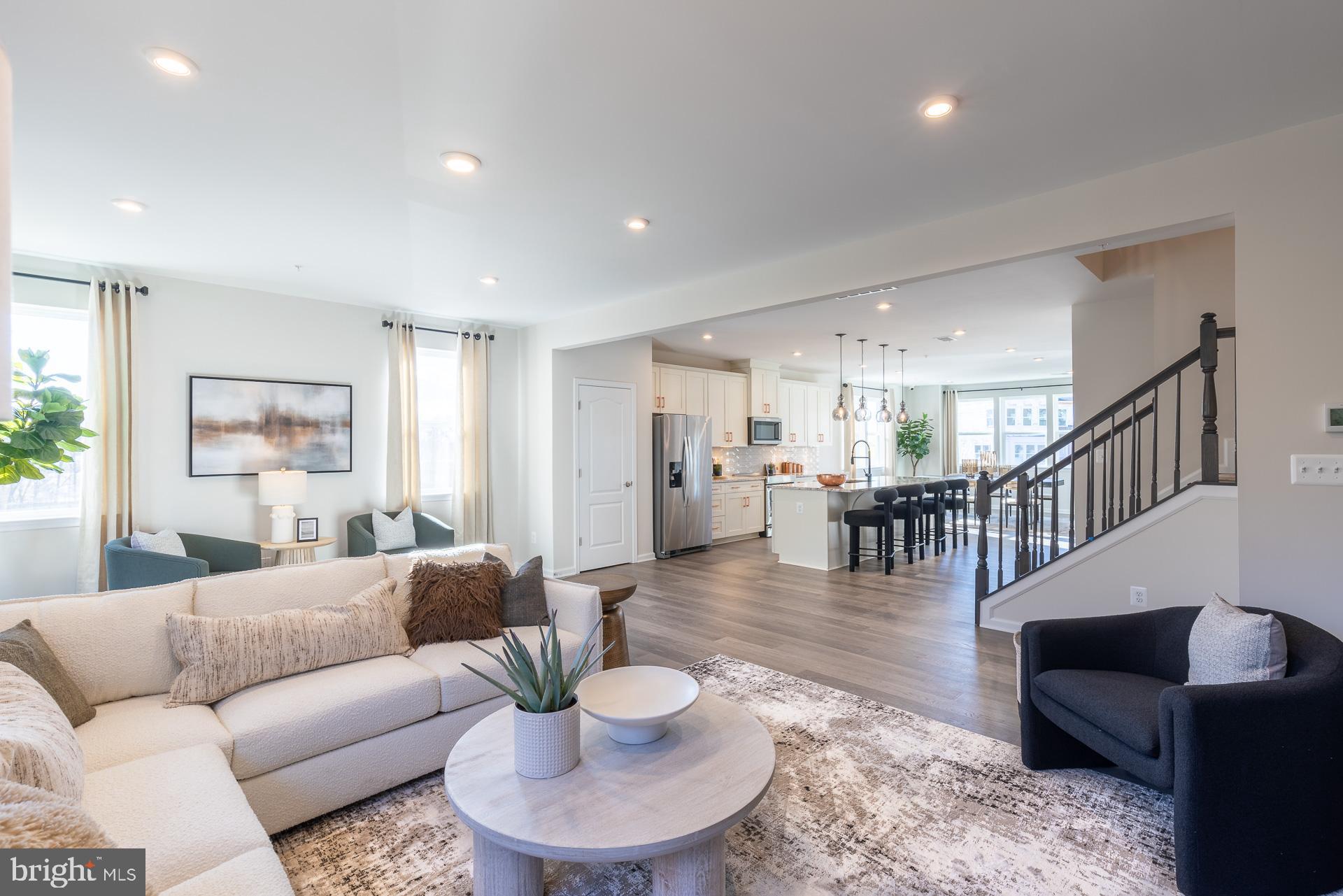 PADDOCK POINTE - Residential