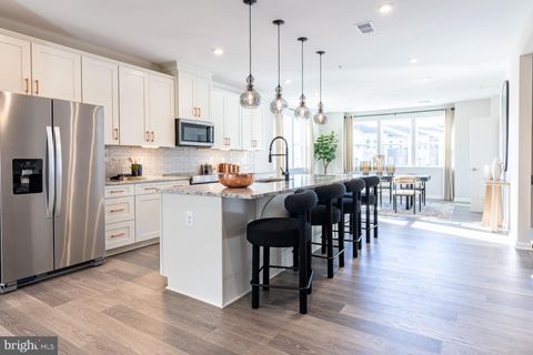 9928B SIR BARTON WAY LAUREL MD 20723