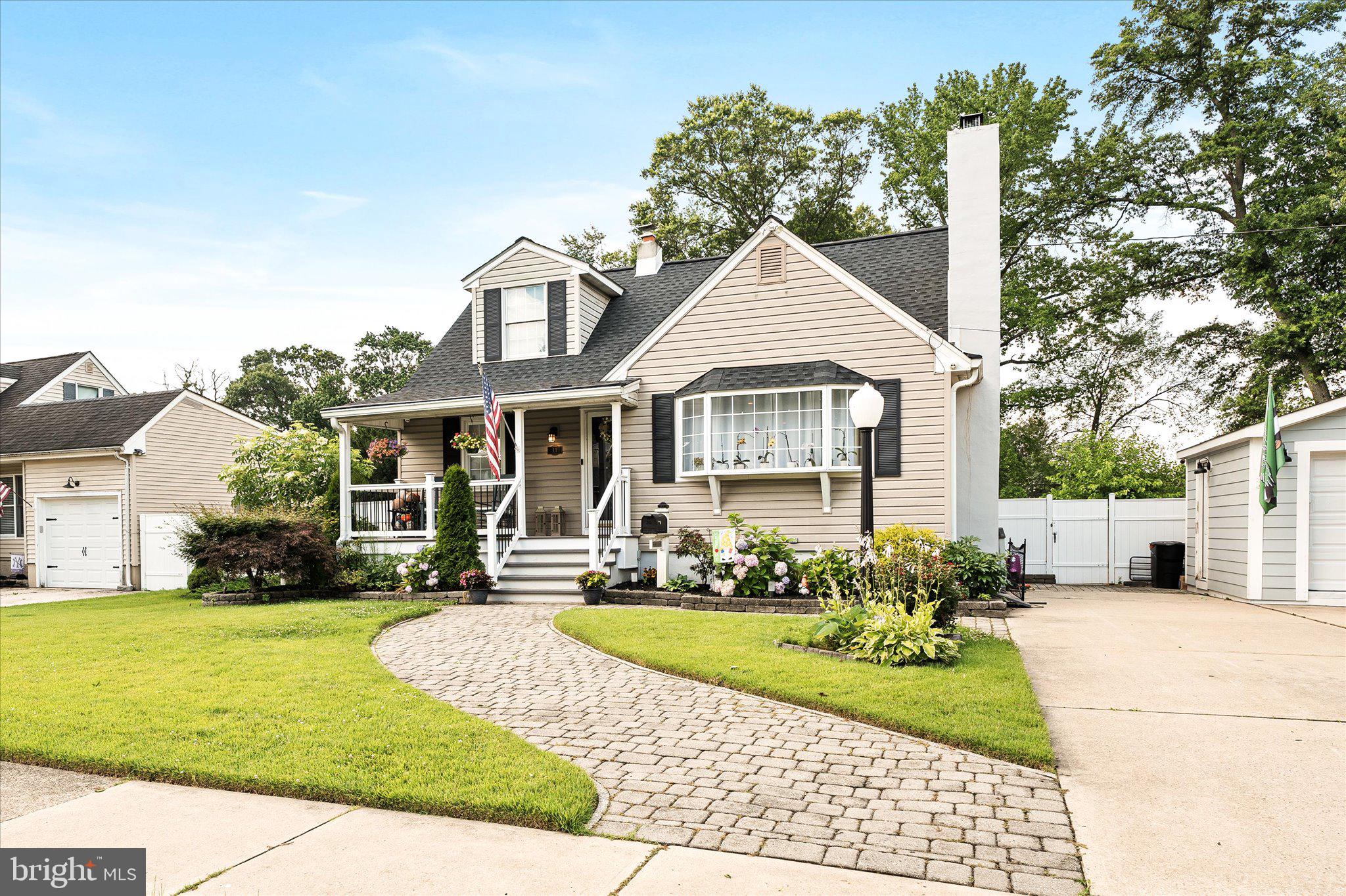 11 KENDALL ROAD