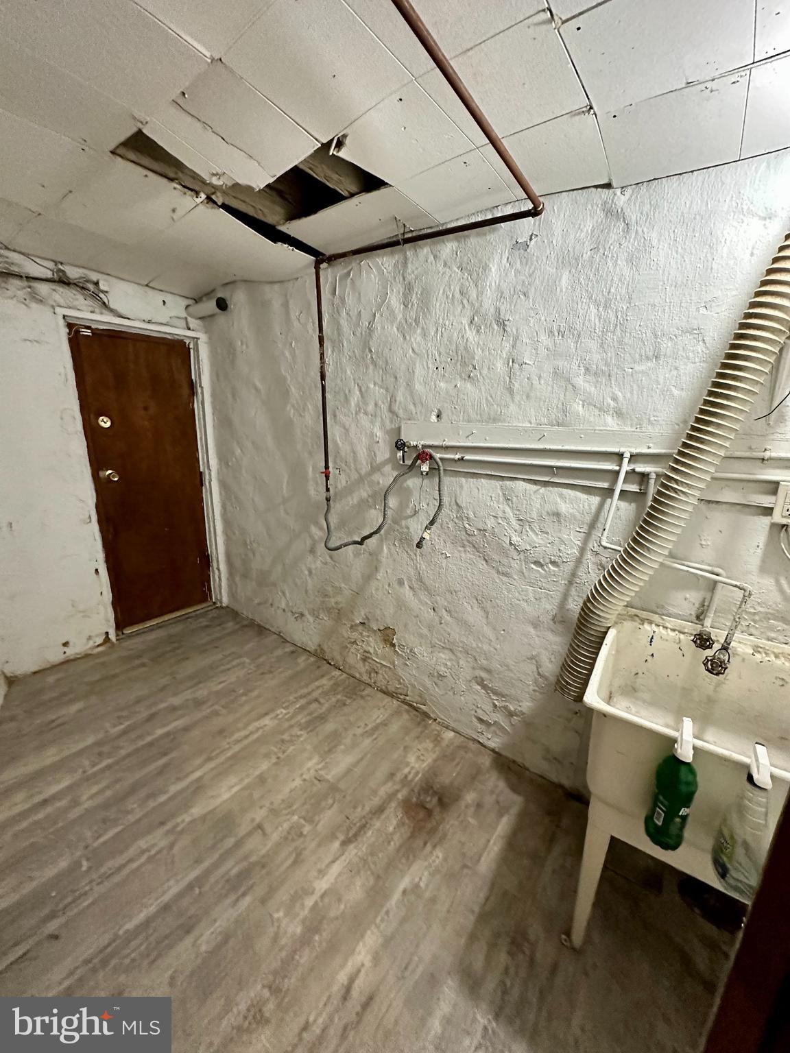 WEST OAK LANE - Residential