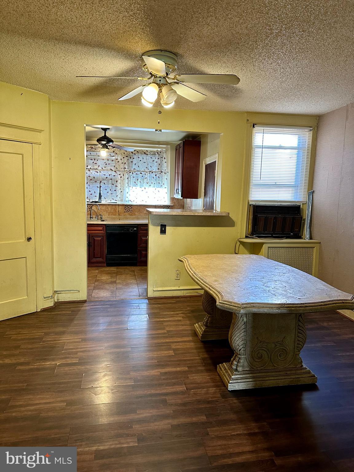 WEST OAK LANE - Residential