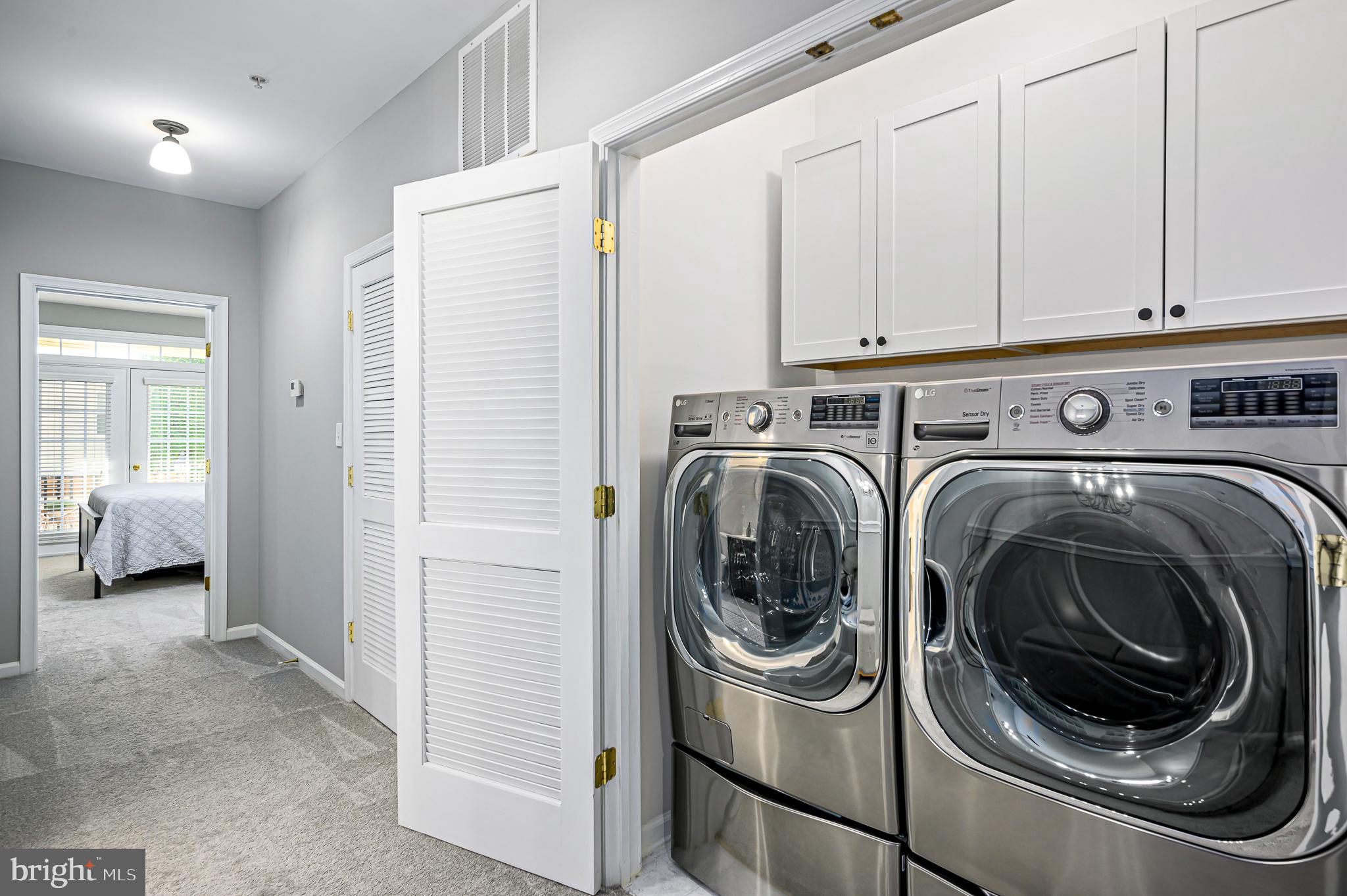 LANSDOWNE TOWN CENTER CONDOS - Residential