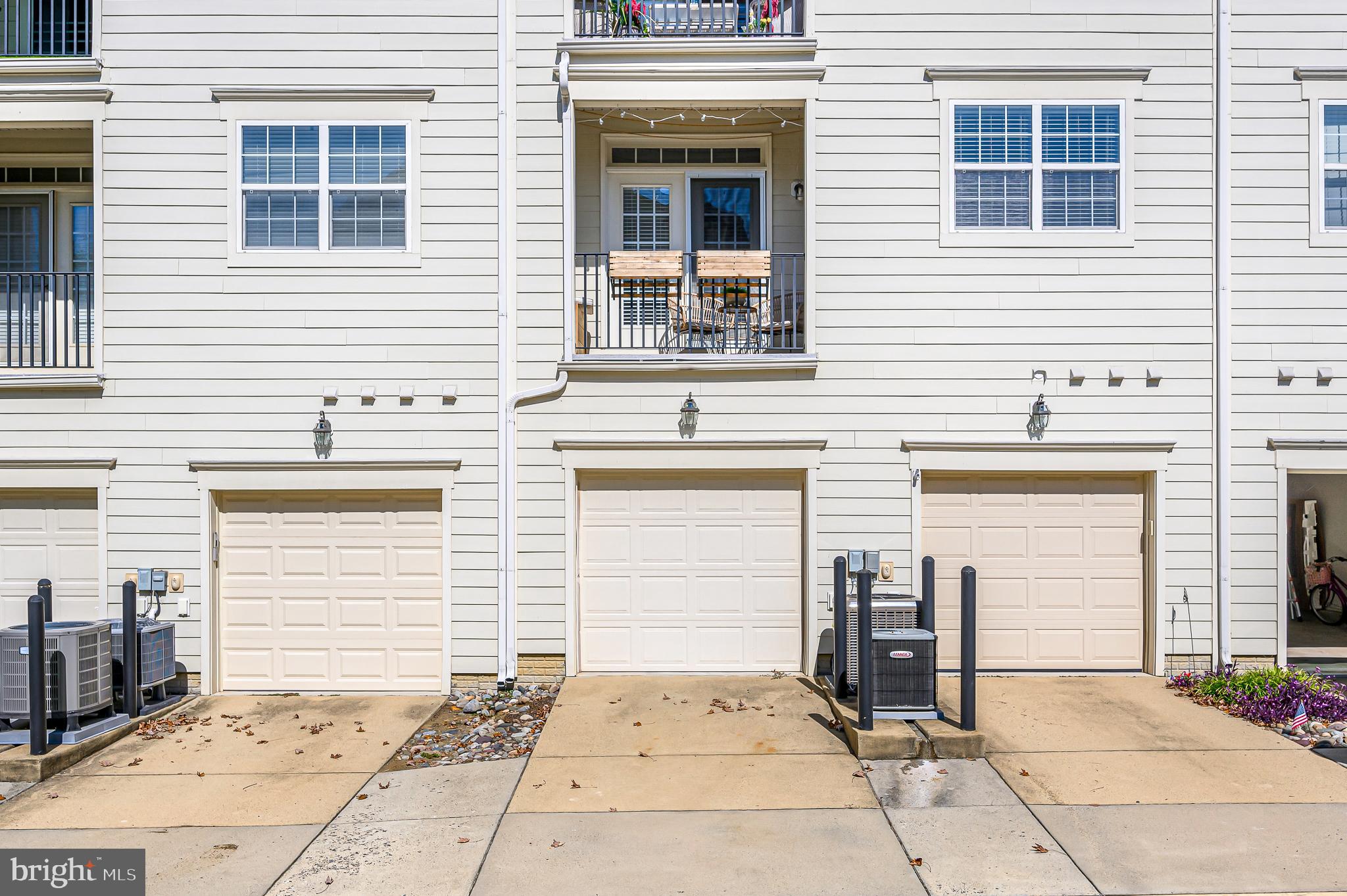 LANSDOWNE TOWN CENTER CONDOS - Residential