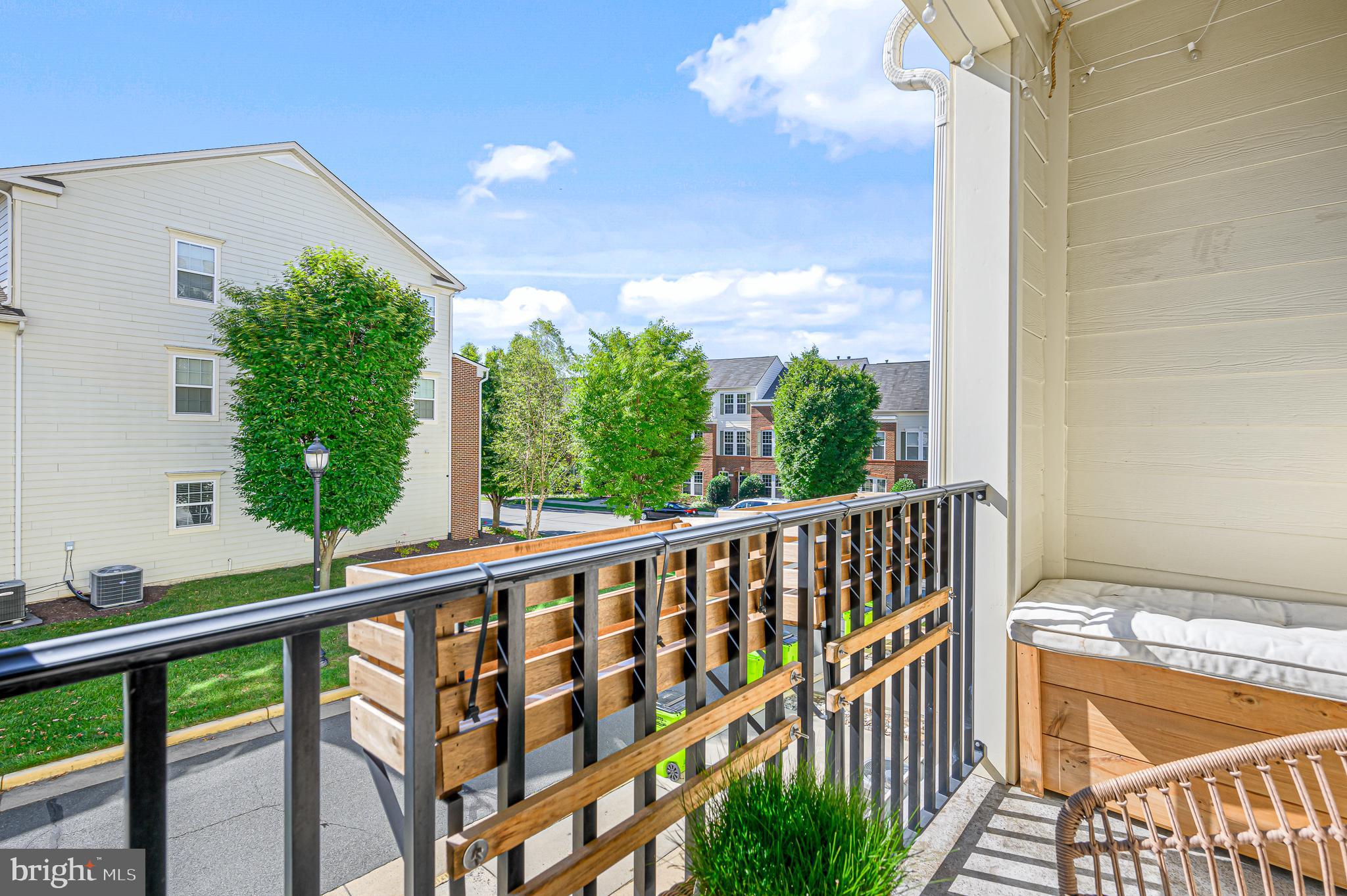 LANSDOWNE TOWN CENTER CONDOS - Residential