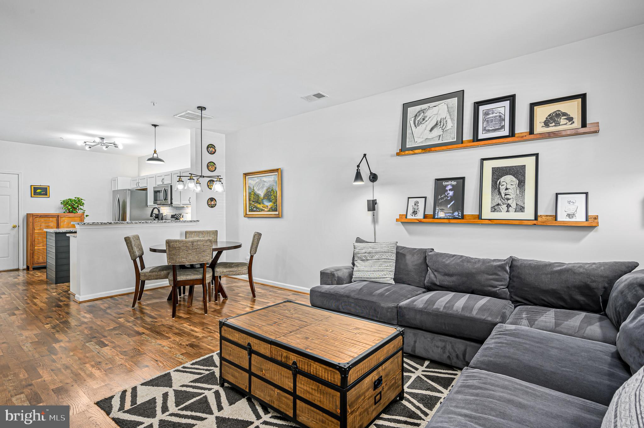 LANSDOWNE TOWN CENTER CONDOS - Residential