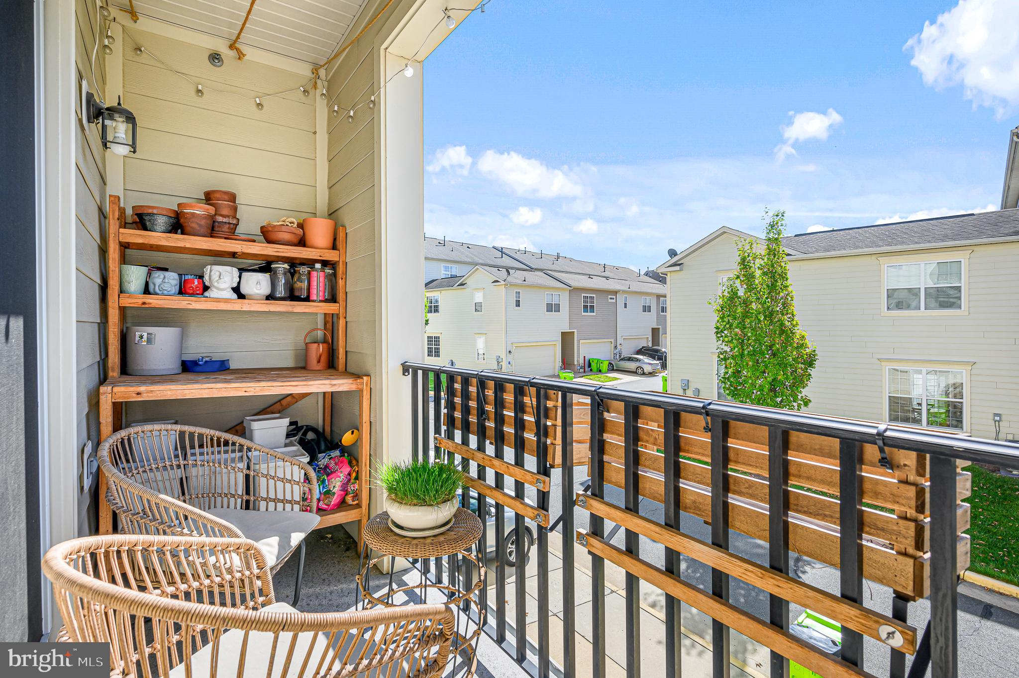 LANSDOWNE TOWN CENTER CONDOS - Residential