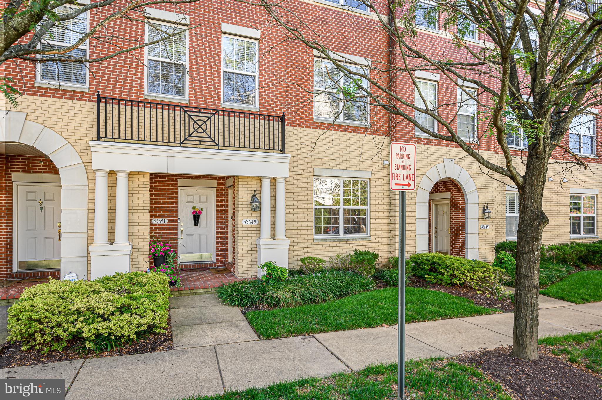 LANSDOWNE TOWN CENTER CONDOS - Residential