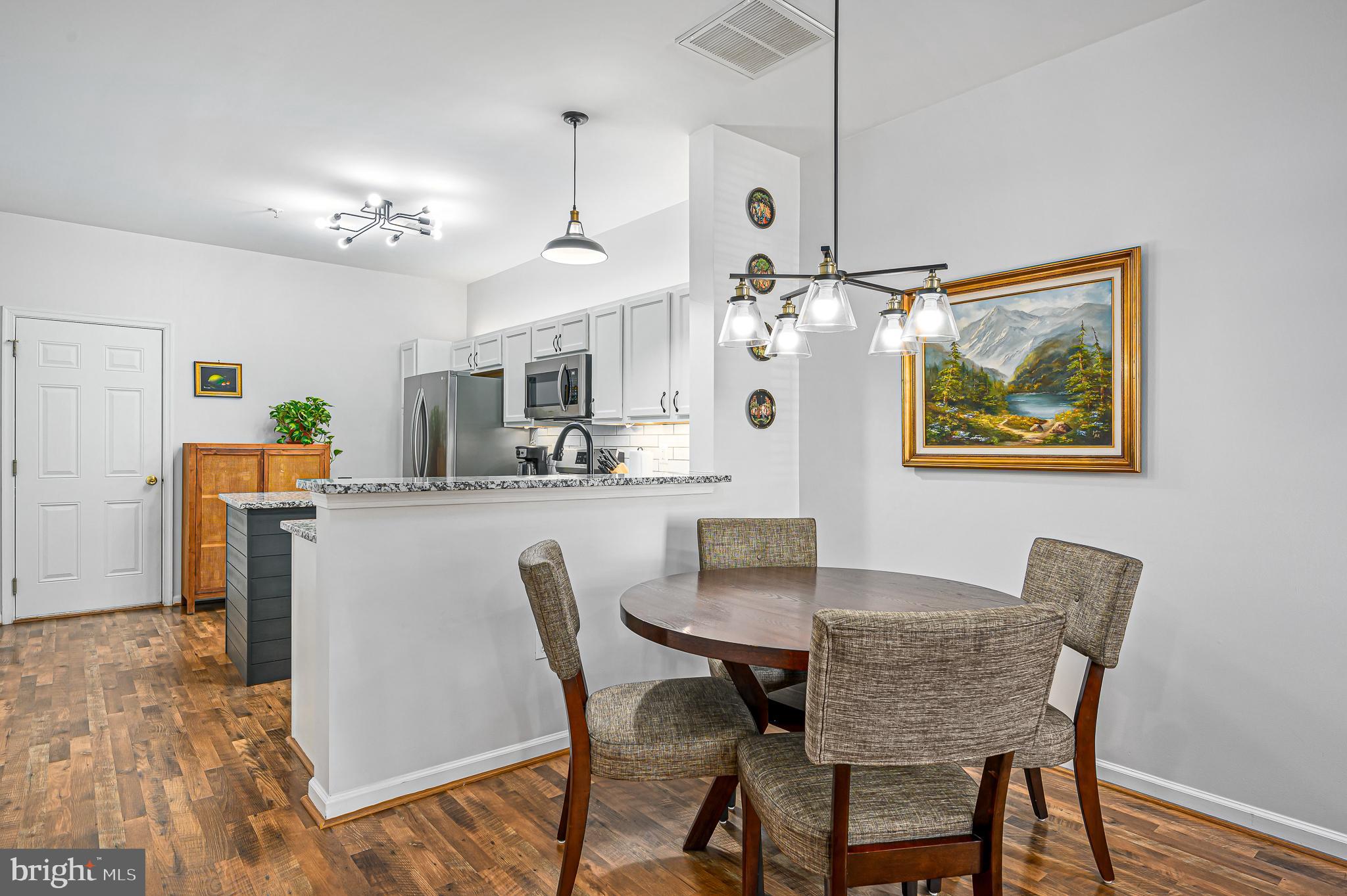 LANSDOWNE TOWN CENTER CONDOS - Residential