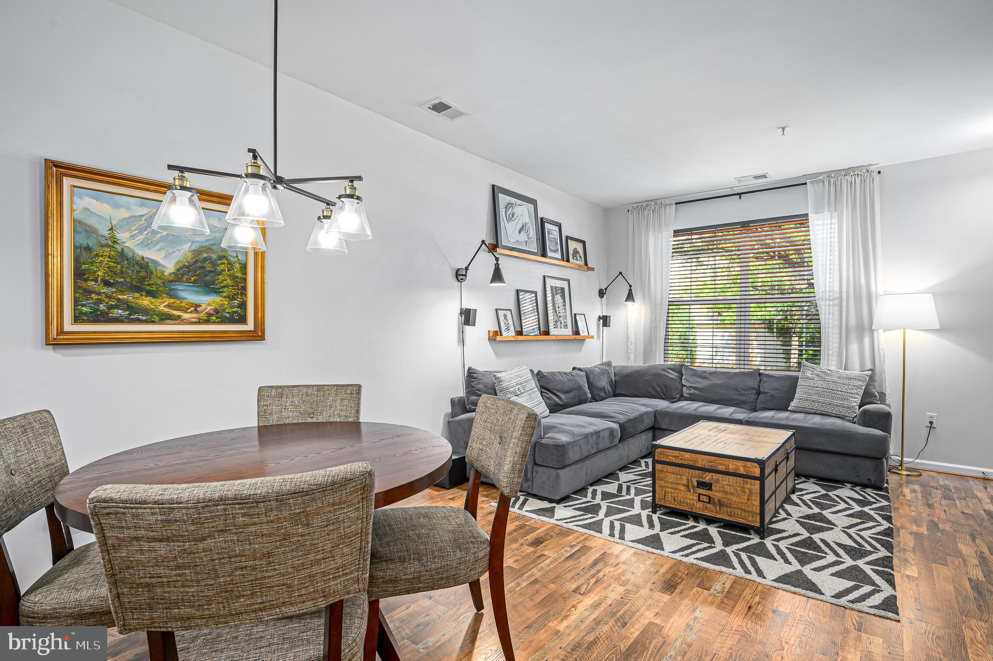 LANSDOWNE TOWN CENTER CONDOS - Residential