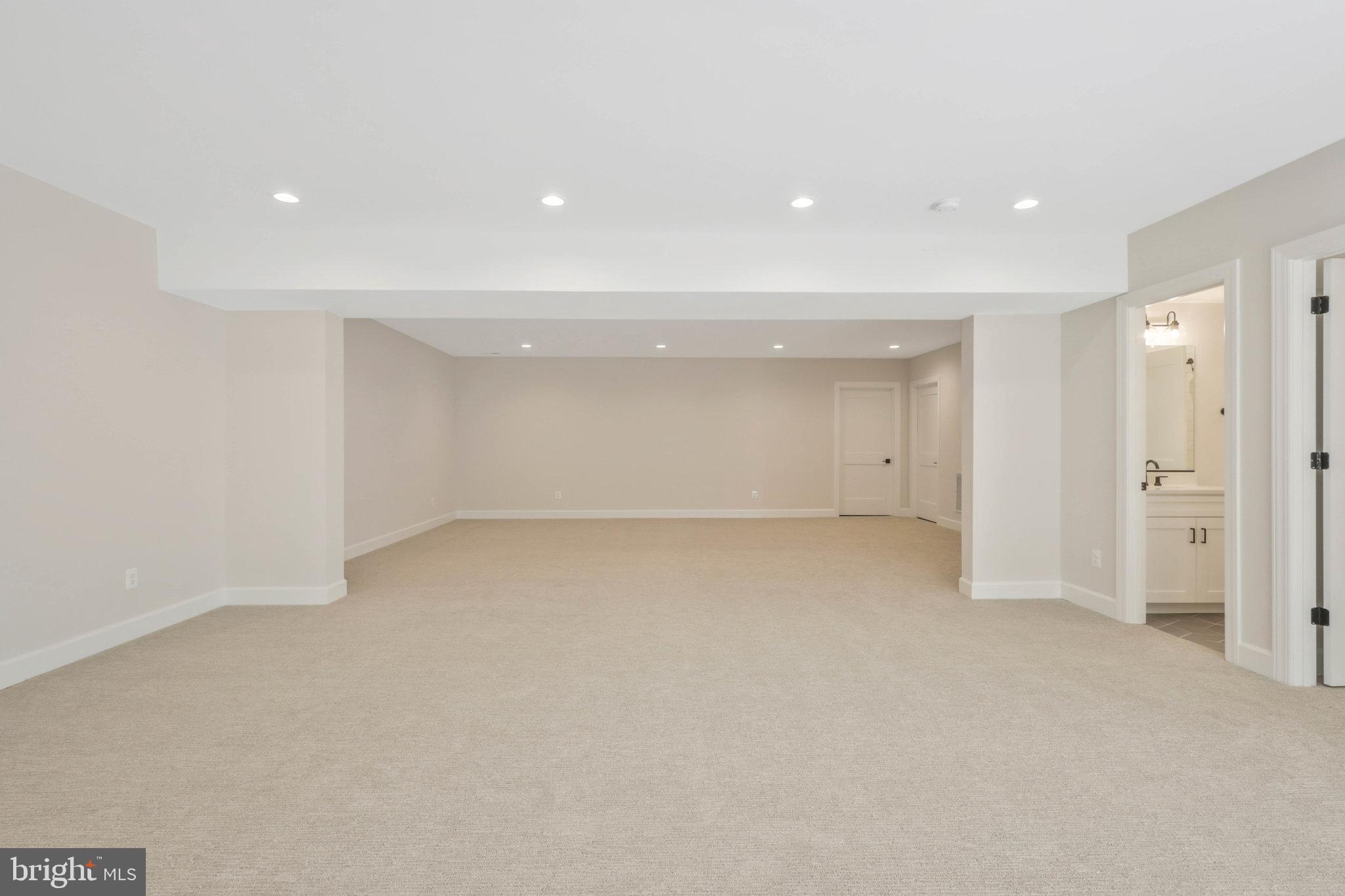 EAST FALLS CHURCH - Residential