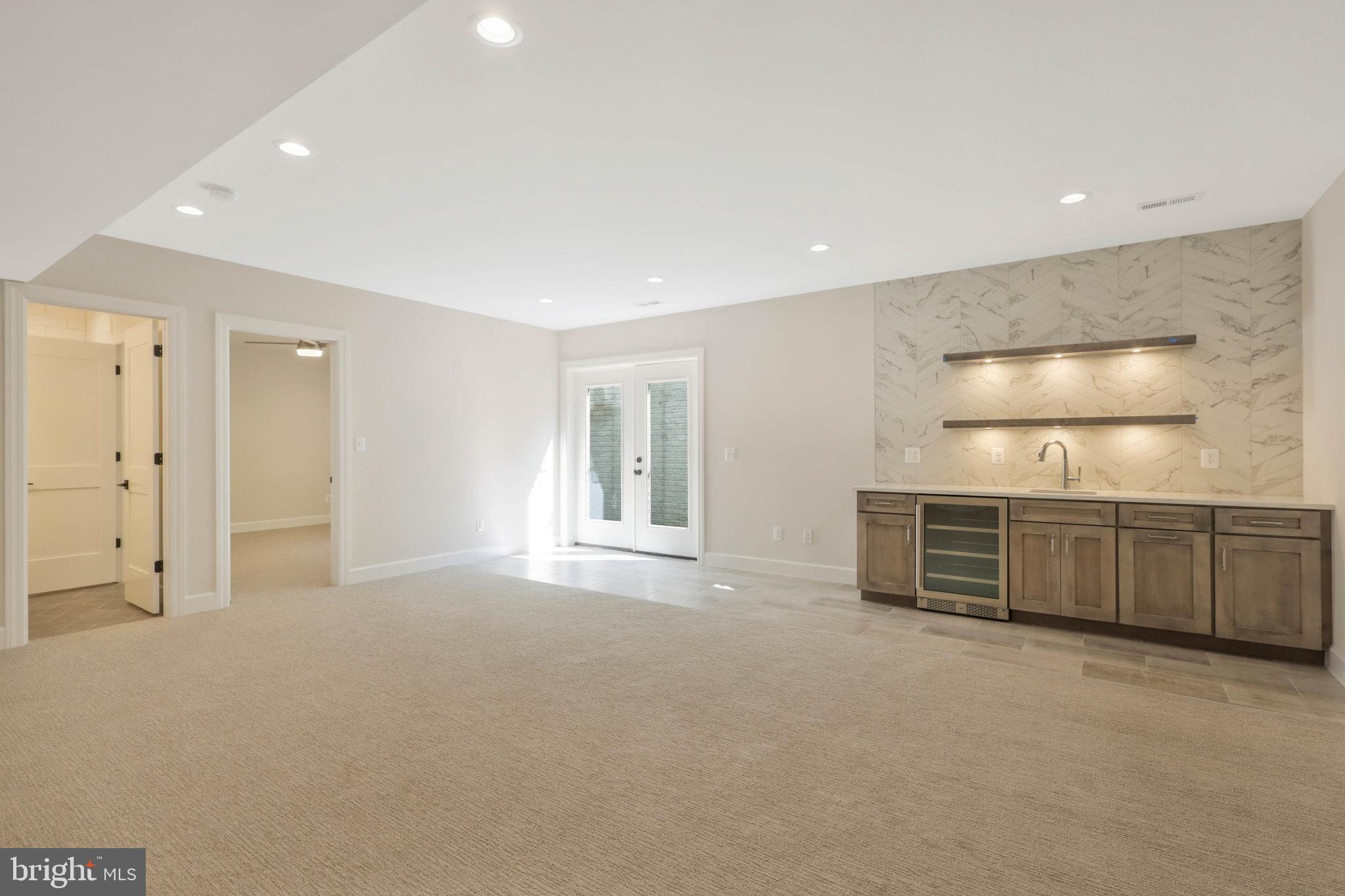 EAST FALLS CHURCH - Residential