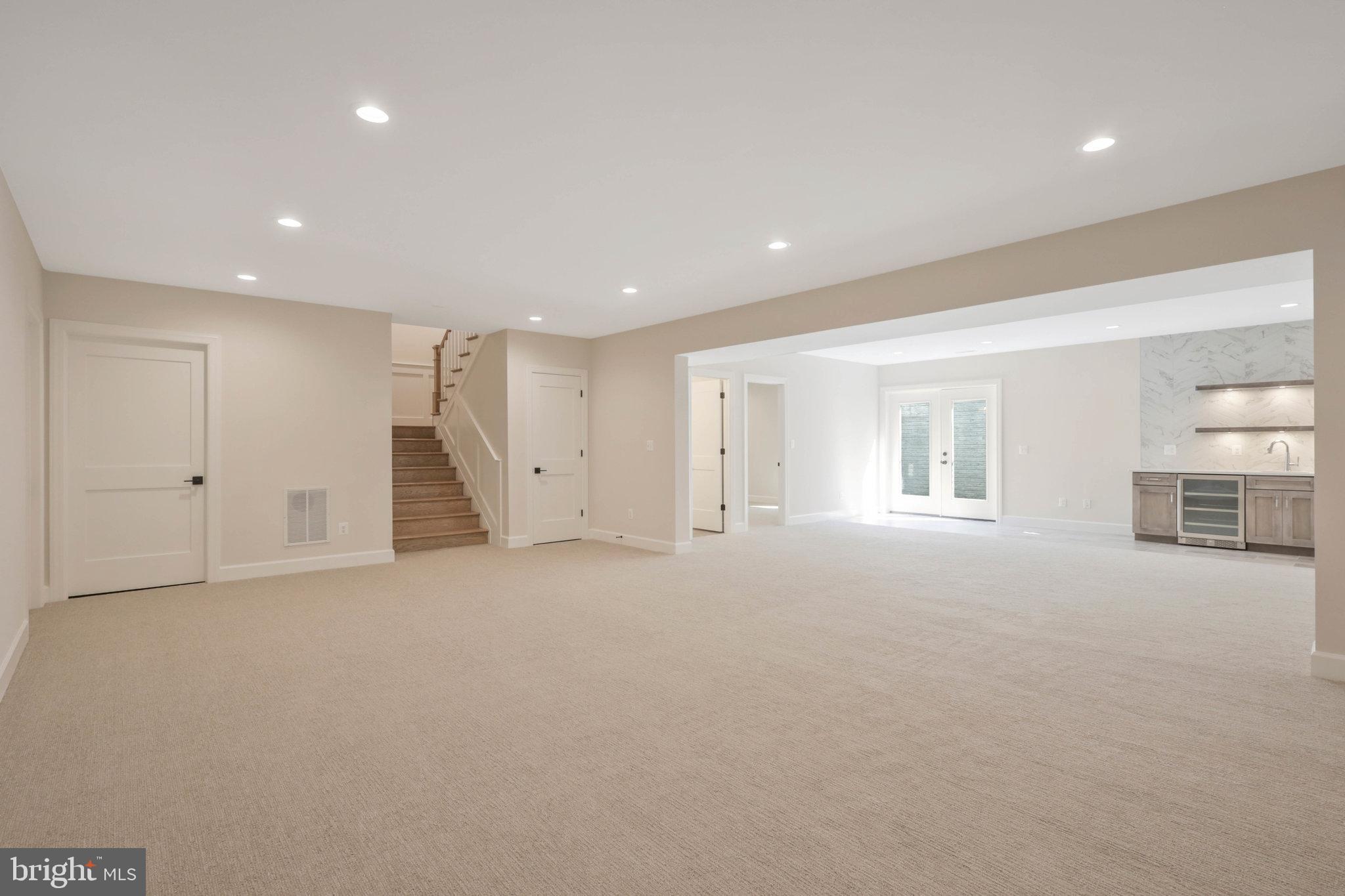 EAST FALLS CHURCH - Residential