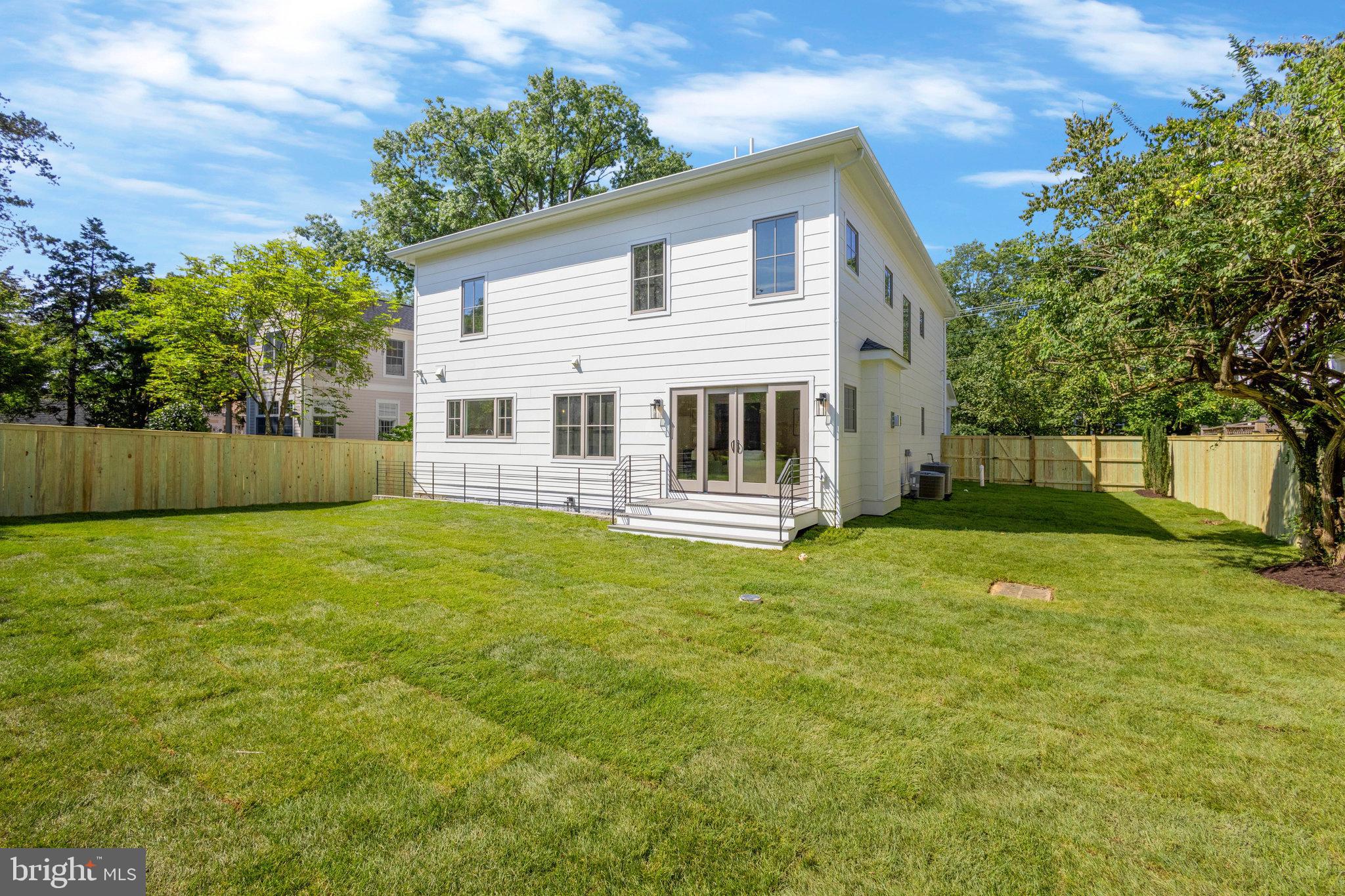 EAST FALLS CHURCH - Residential