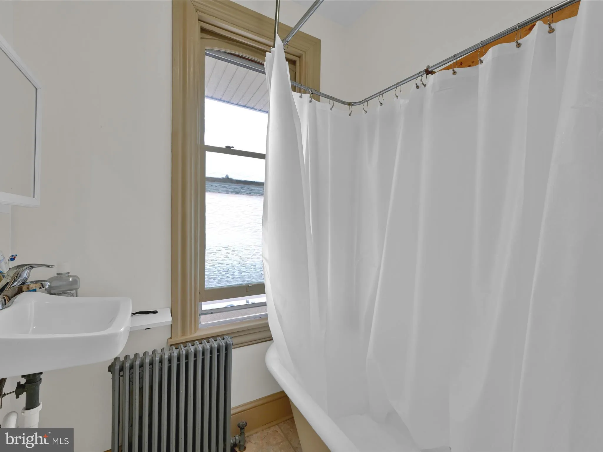 Lancaster, Pennsylvania 17603, United States, 5 Bedrooms Bedrooms, ,Residential,Pending,210026