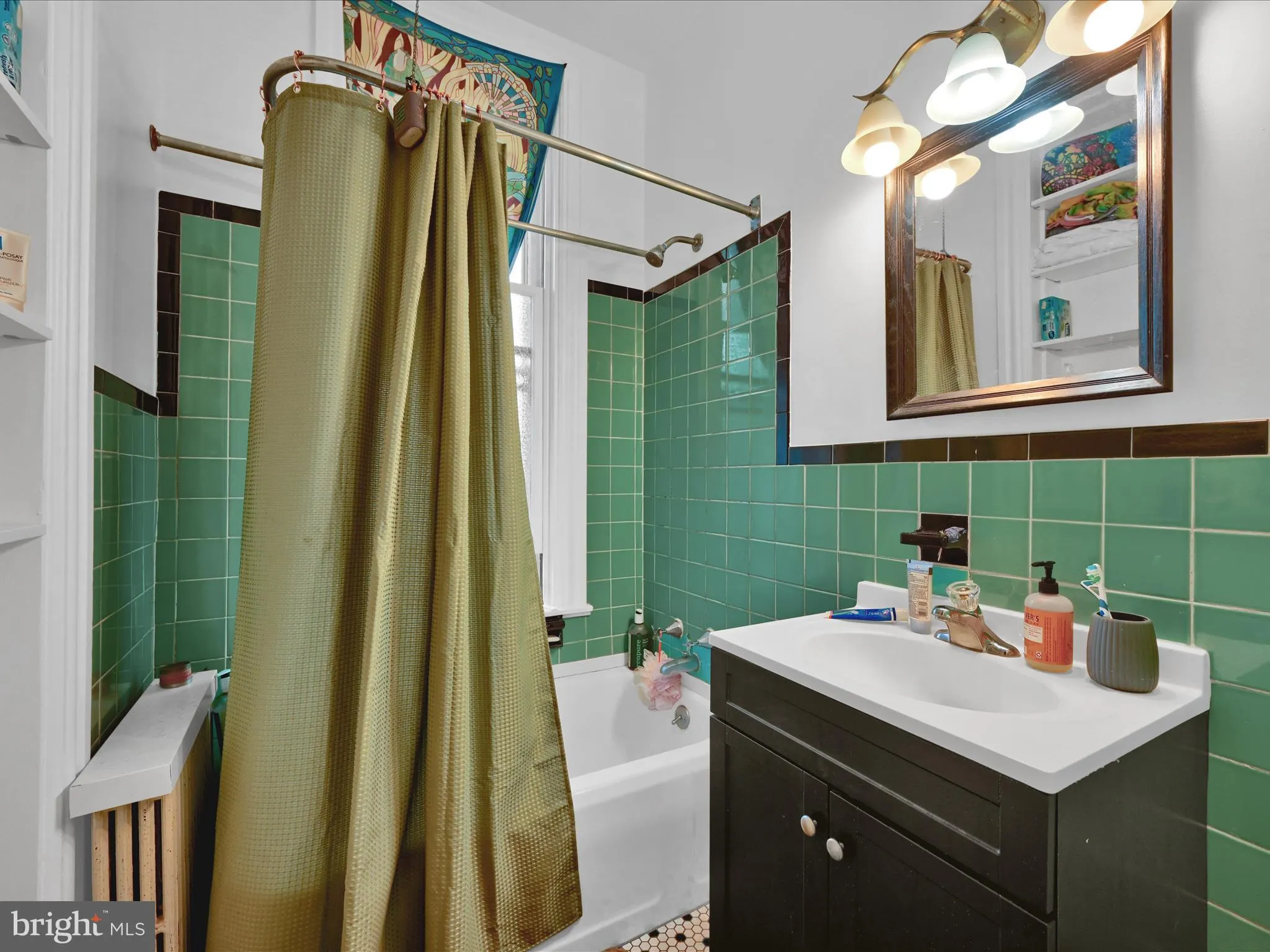 Lancaster, Pennsylvania 17603, United States, 5 Bedrooms Bedrooms, ,Residential,Pending,210026