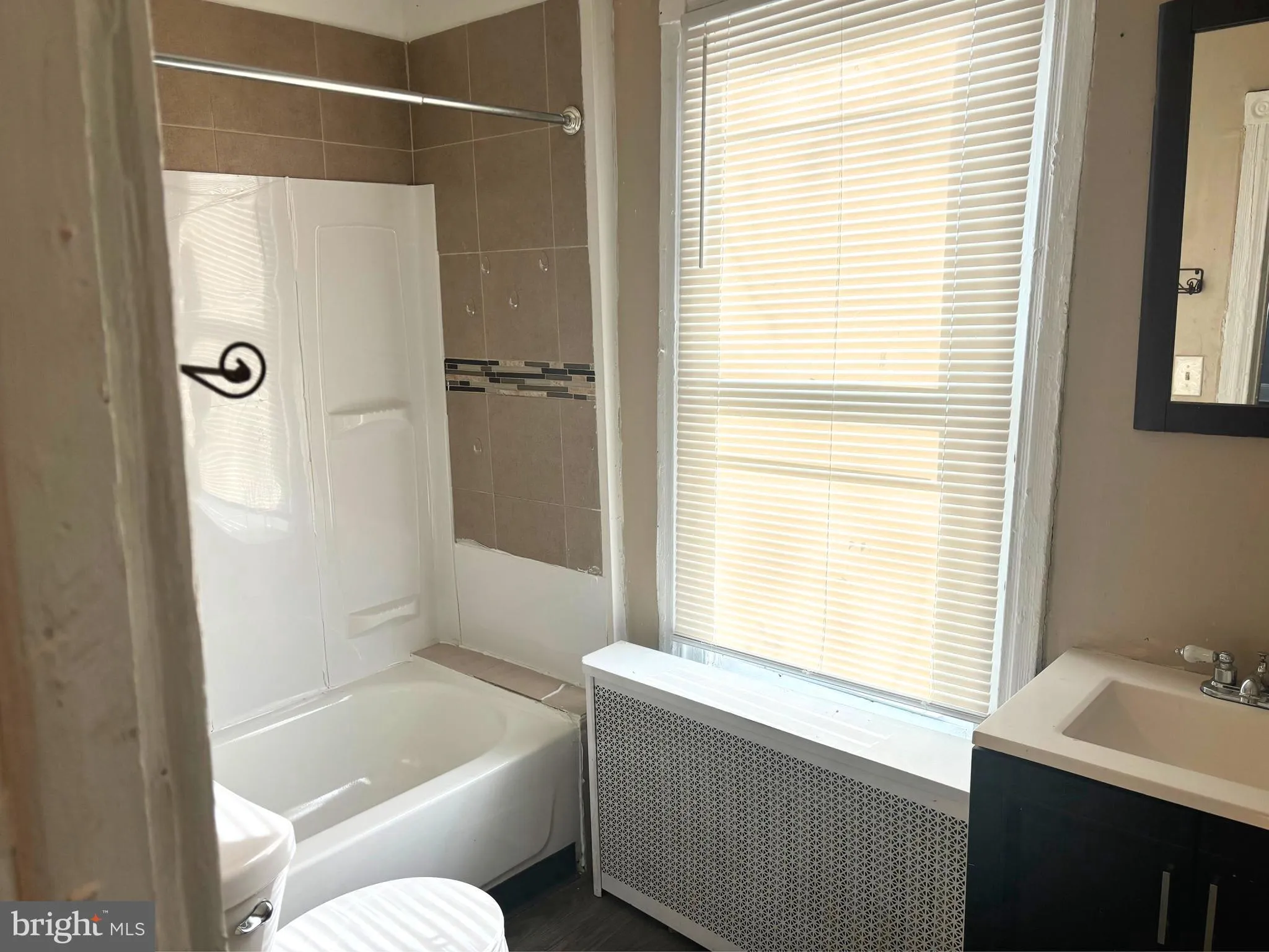 Philadelphia, Pennsylvania 19129, United States, 2 Bedrooms Bedrooms, ,1 BathroomBathrooms,Residential,Pending,32519