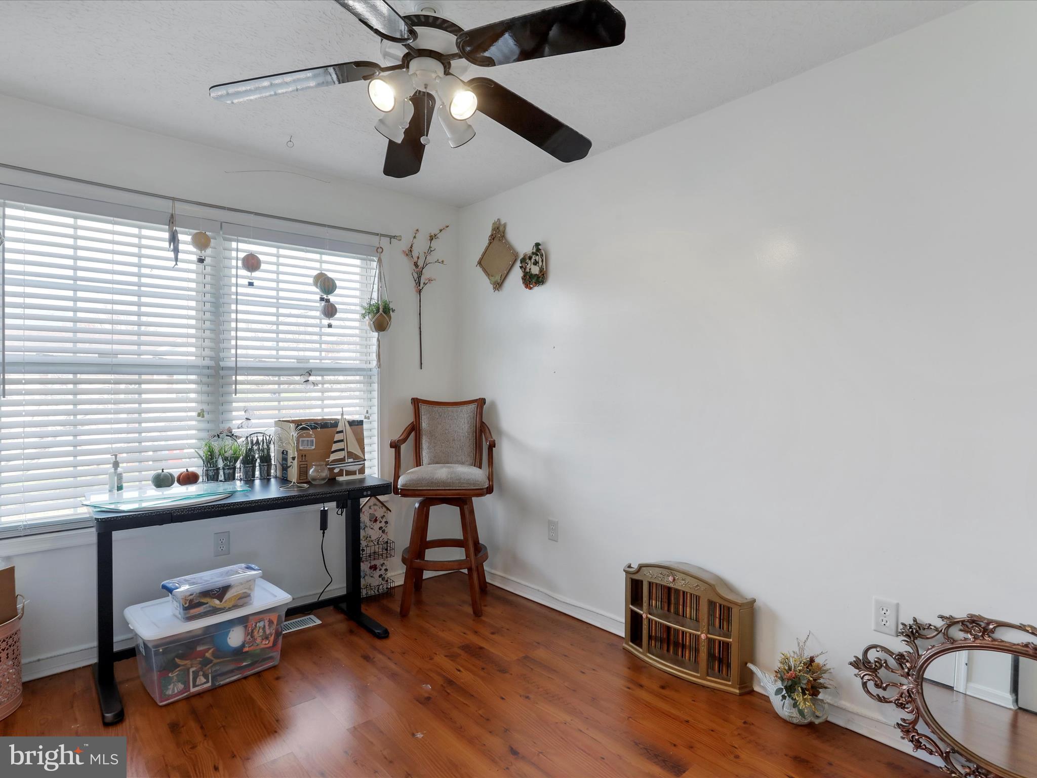 LAUREL RIDGE - Residential