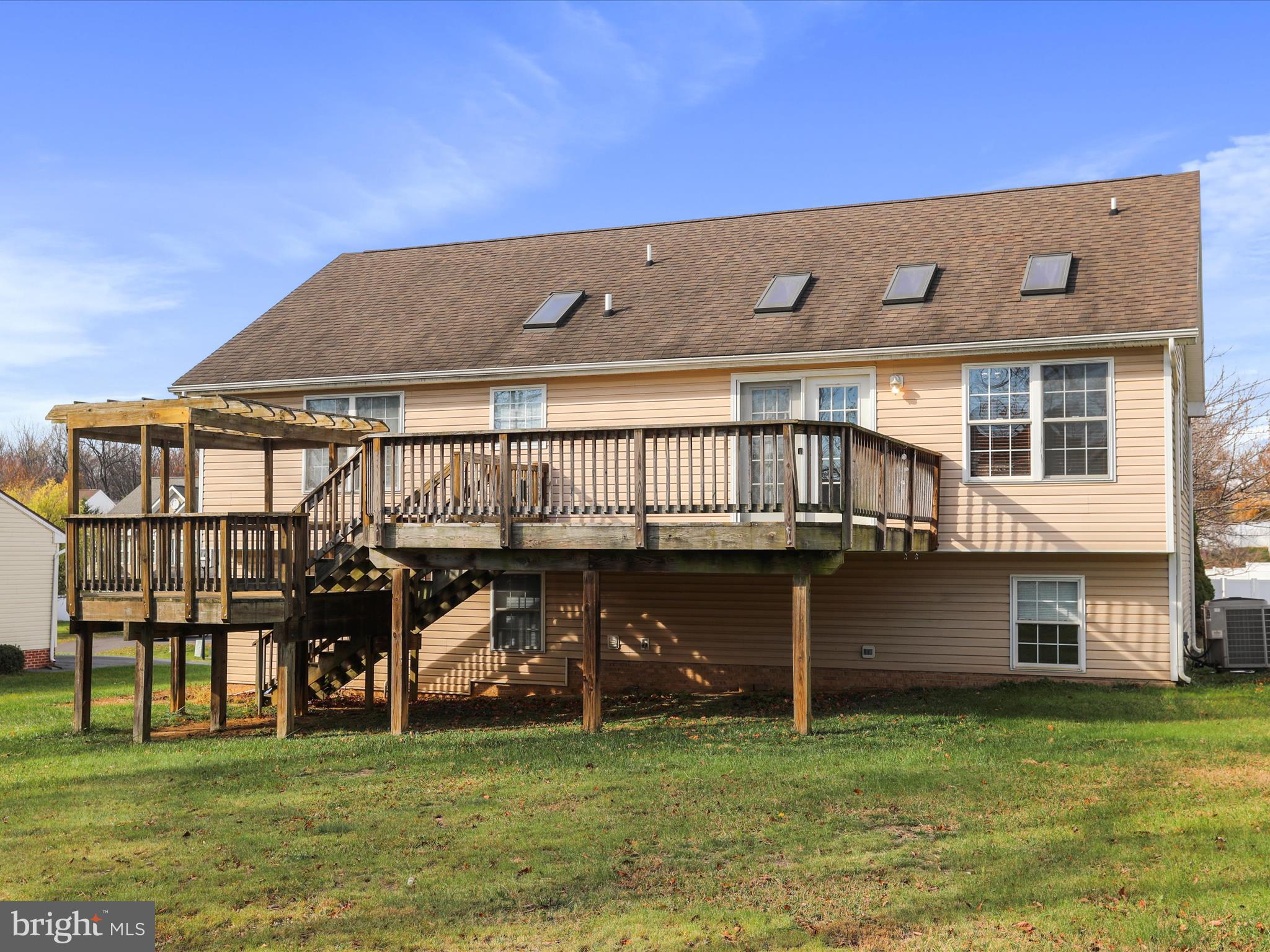 LAUREL RIDGE - Residential