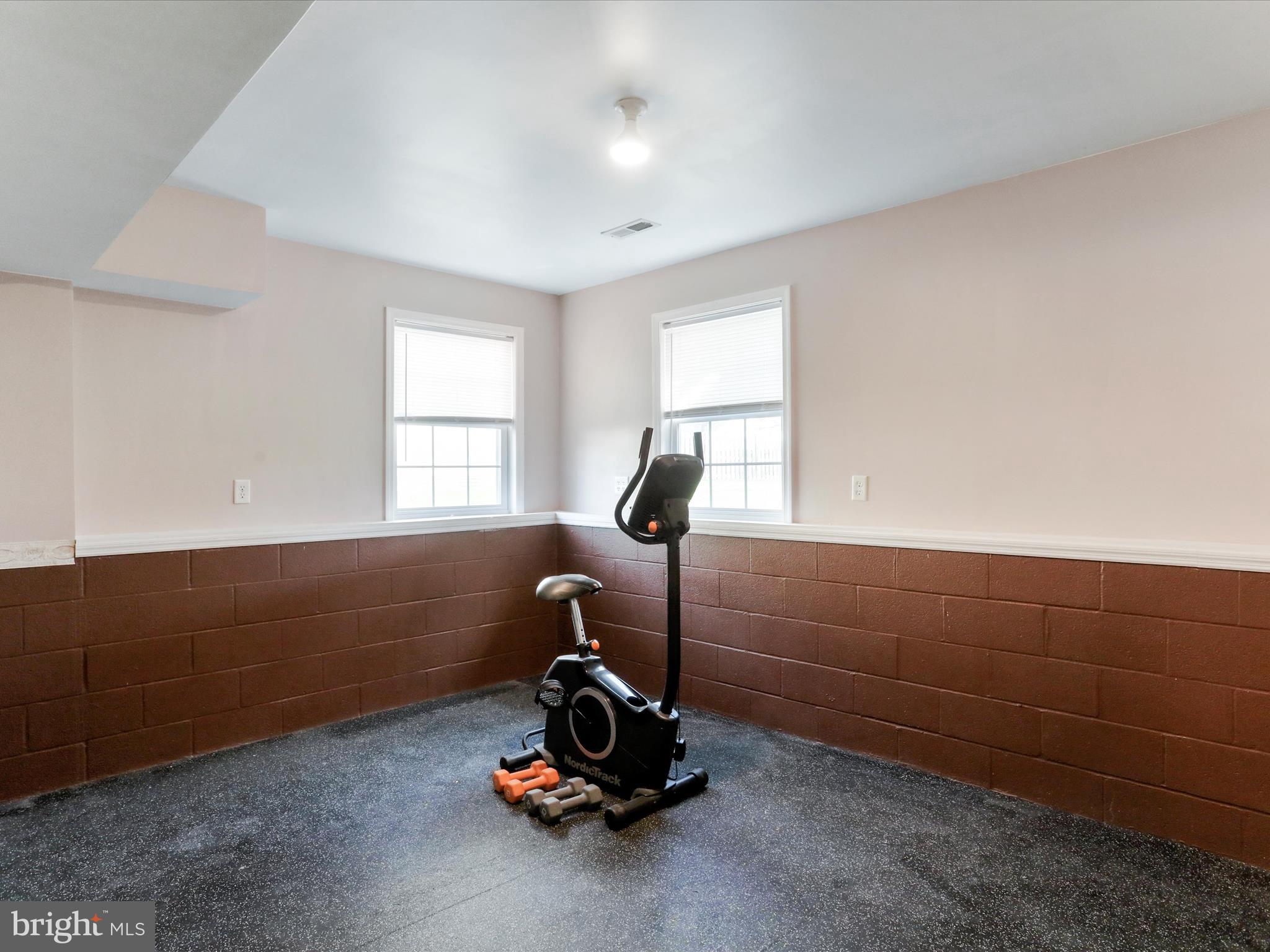 LAUREL RIDGE - Residential